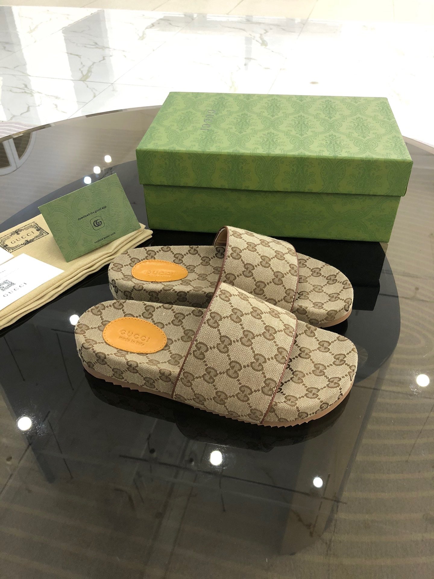 Classic gg flip-flops with bill