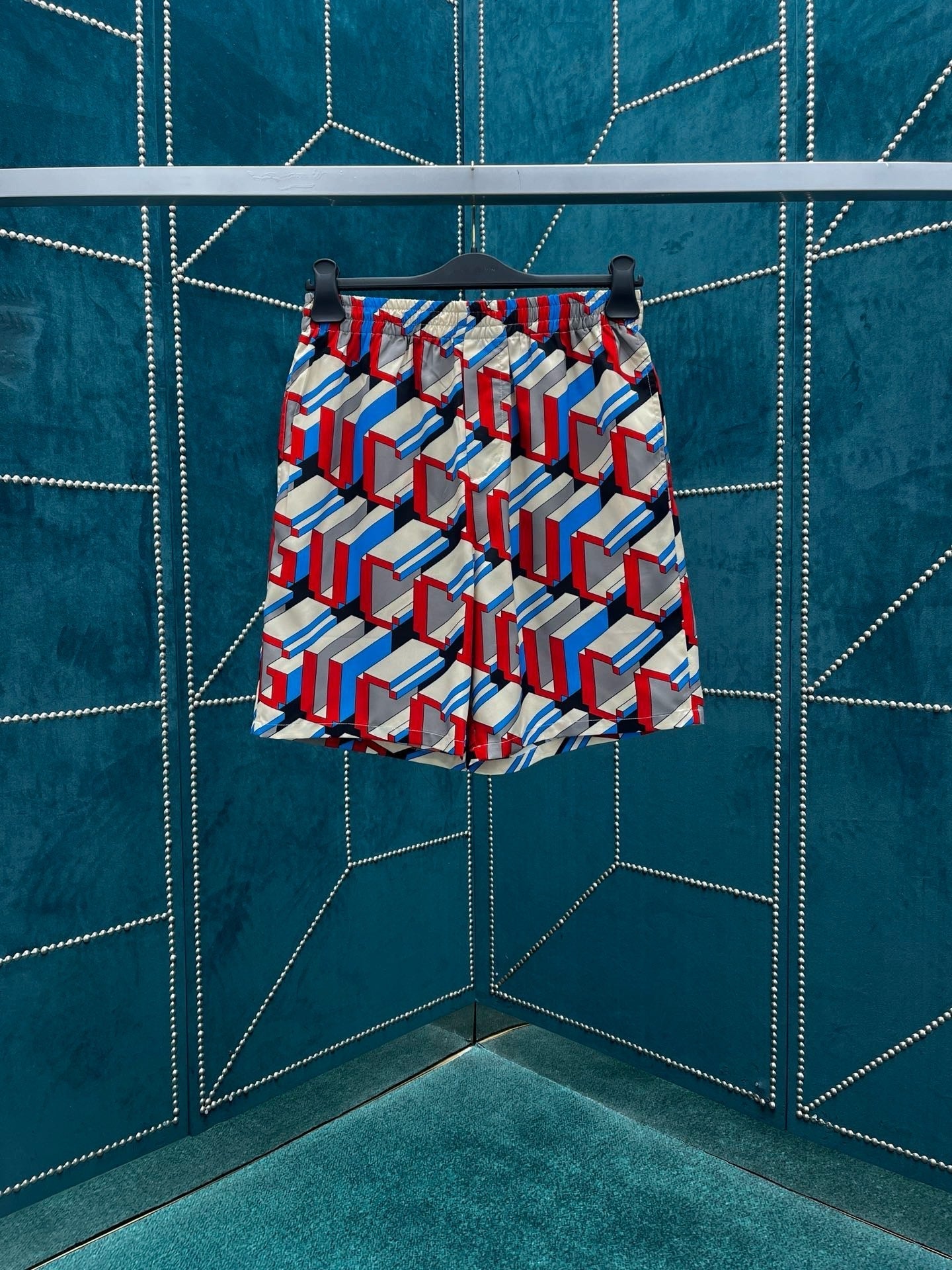 GG logo print shorts