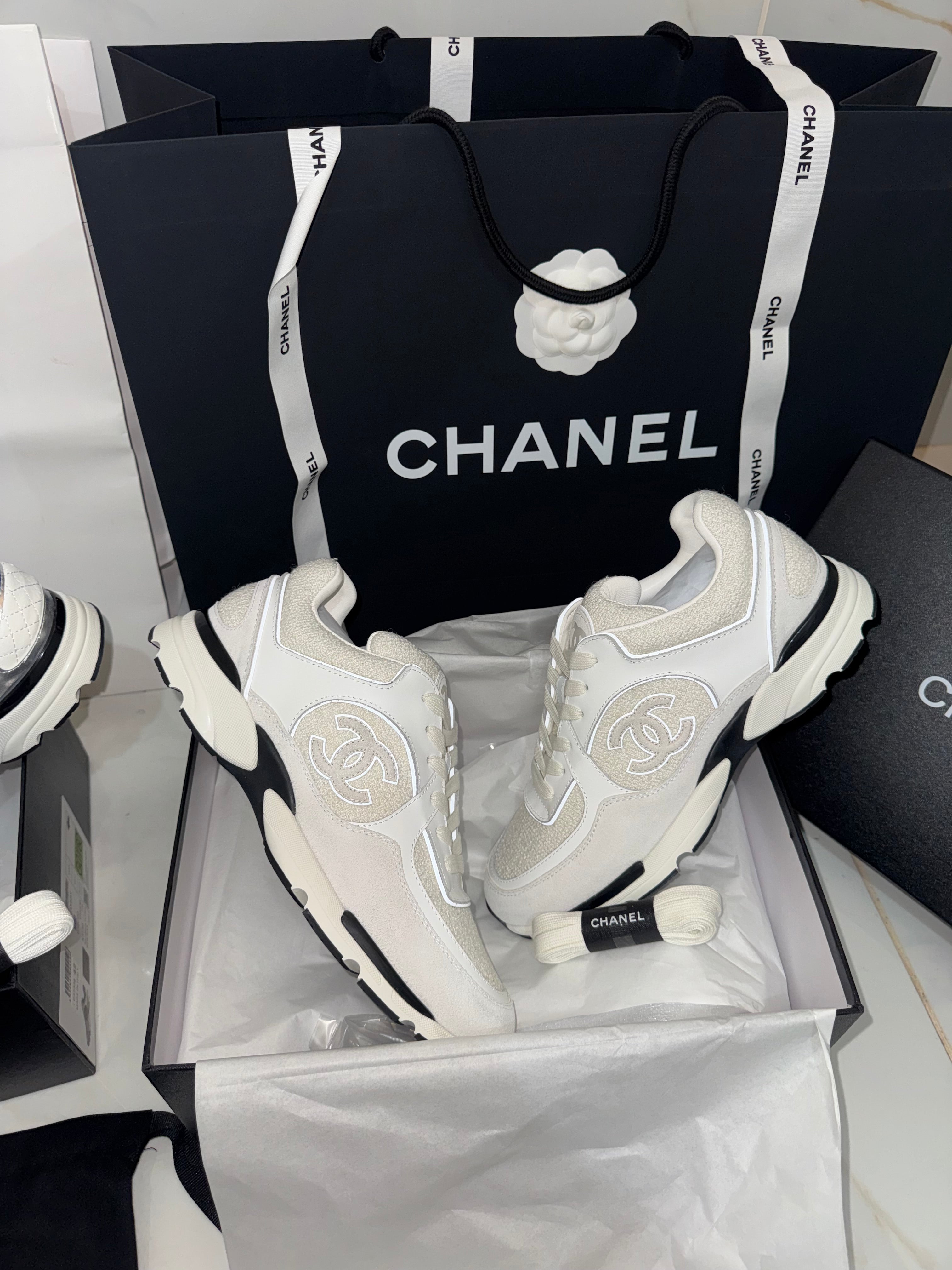 Sneakers chan 10/10 White 📦⚡️