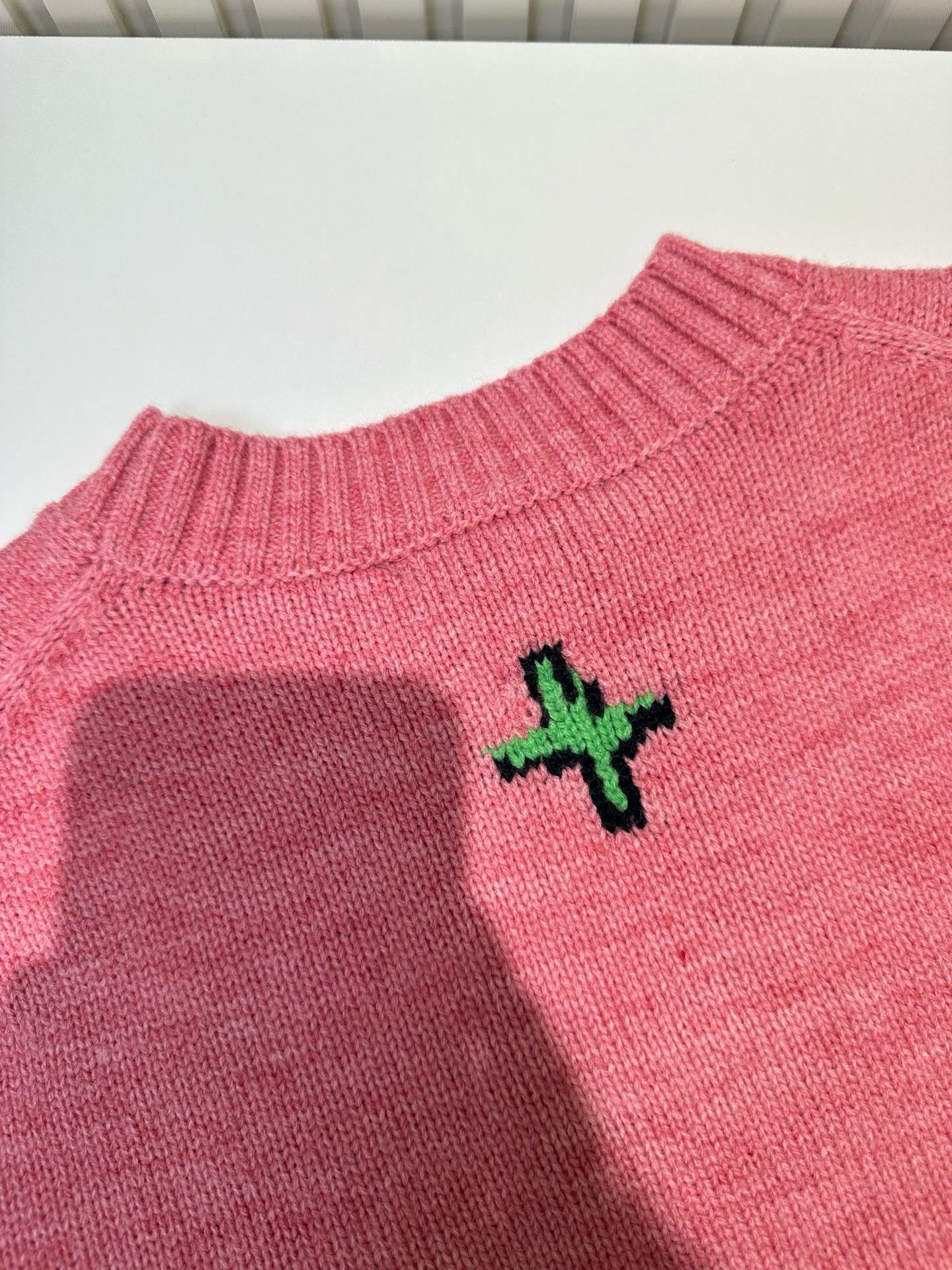 Pull CD AND LEWIS HAMILTON Intarsia de laine vierge et cachemire rose