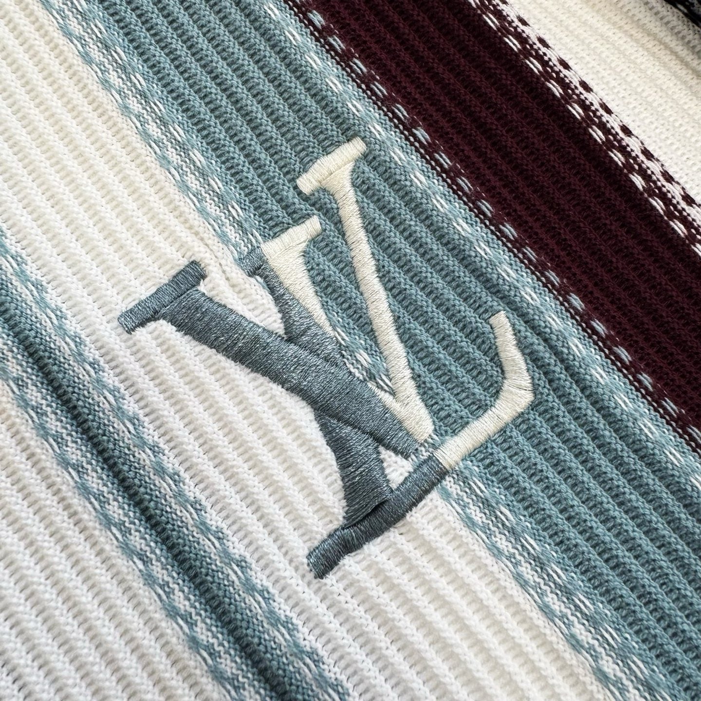 Chemise manches courtes rayée en crochet lv 10/10