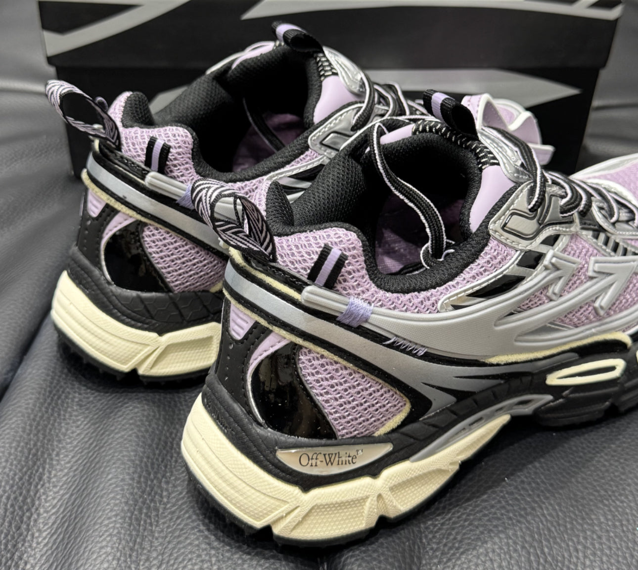 Off Wht Be Right back rose 10/10