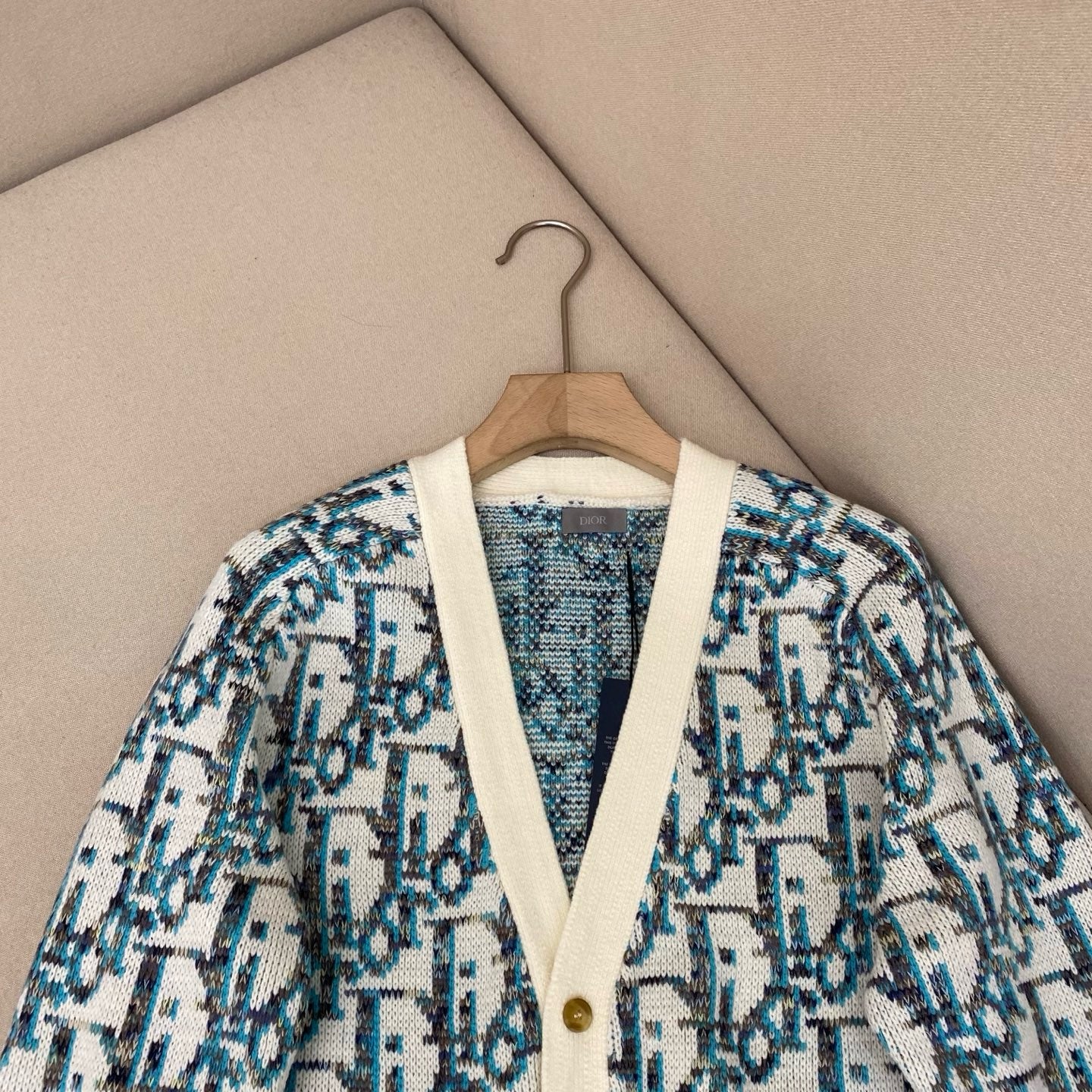 Cardigan CD Oblique Jacquard de laine vierge blanche et bleue