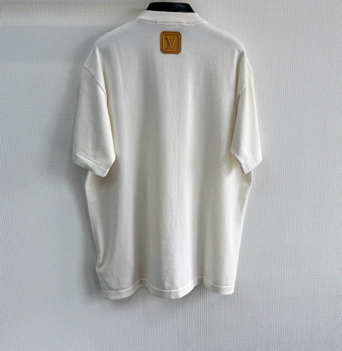Tee-shirt lv manches courtes à patchs en cuir naturel