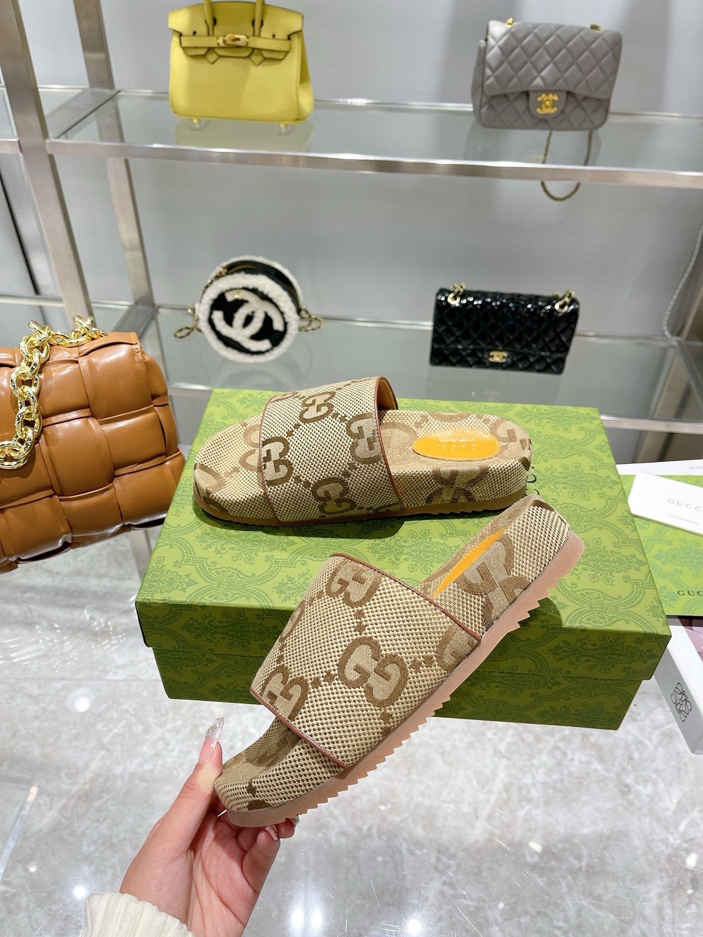 GG invoice flip-flops