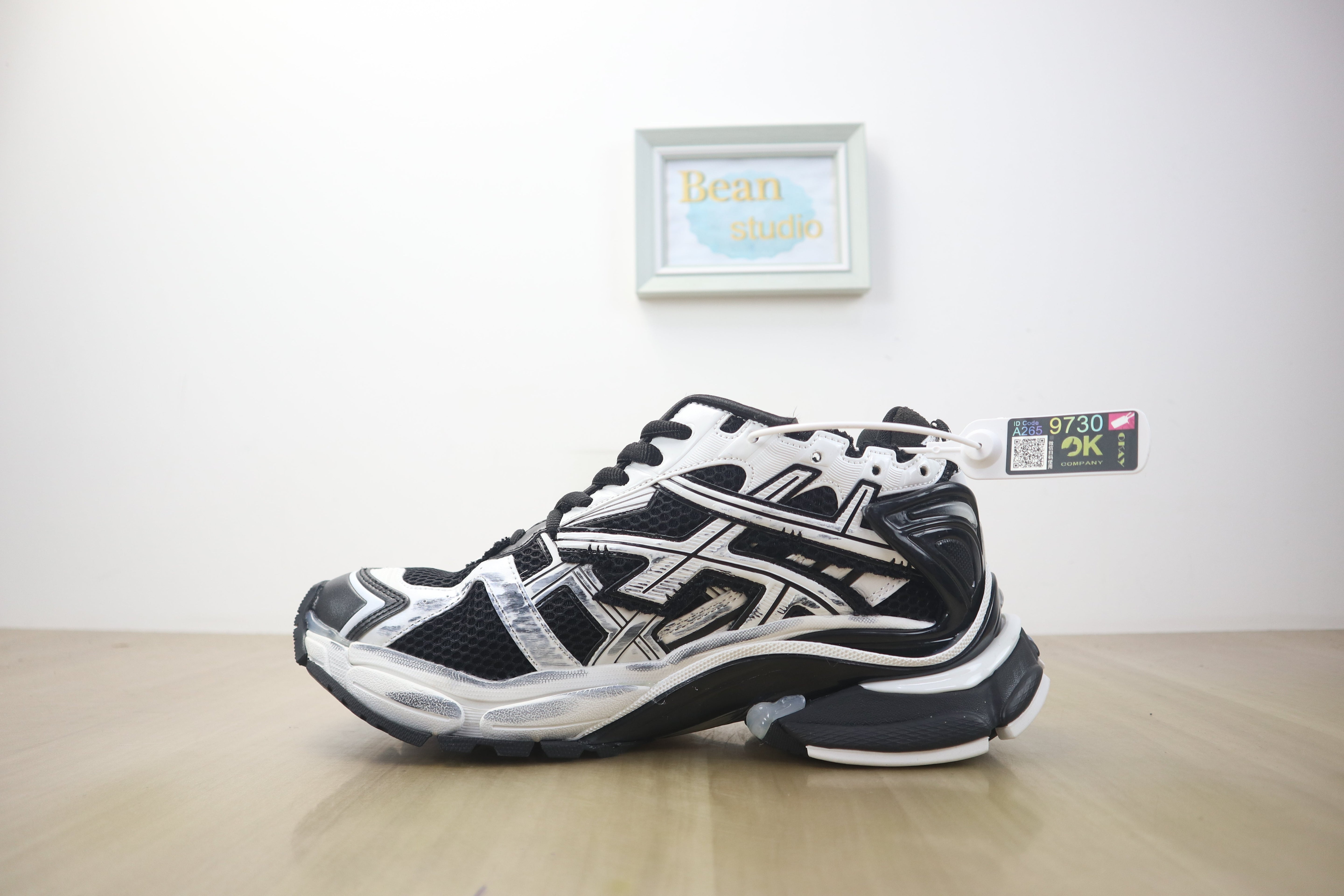Blncg Runner noir white facture