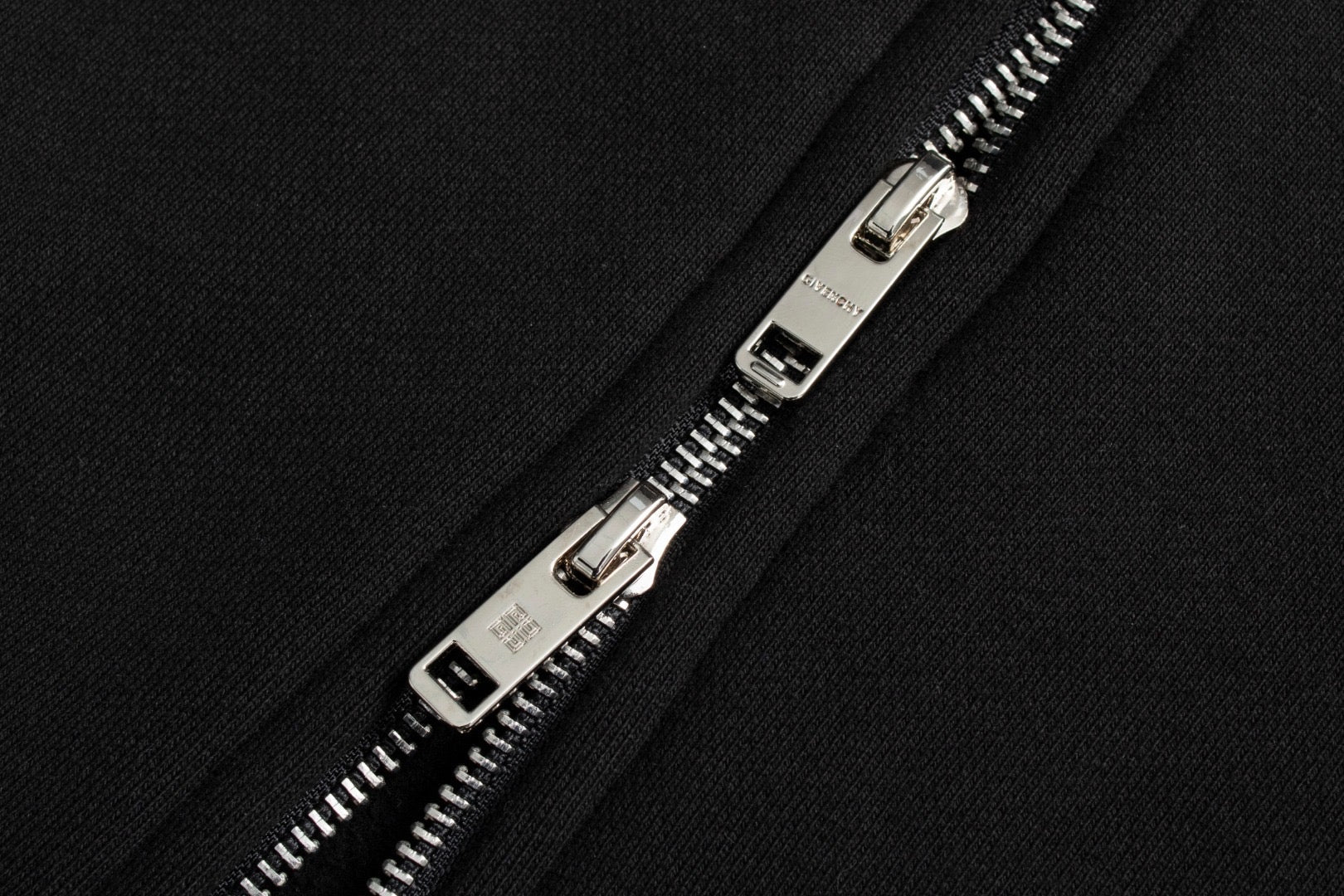 Schwarzes Sweatshirt „Cana“ von Givenchy