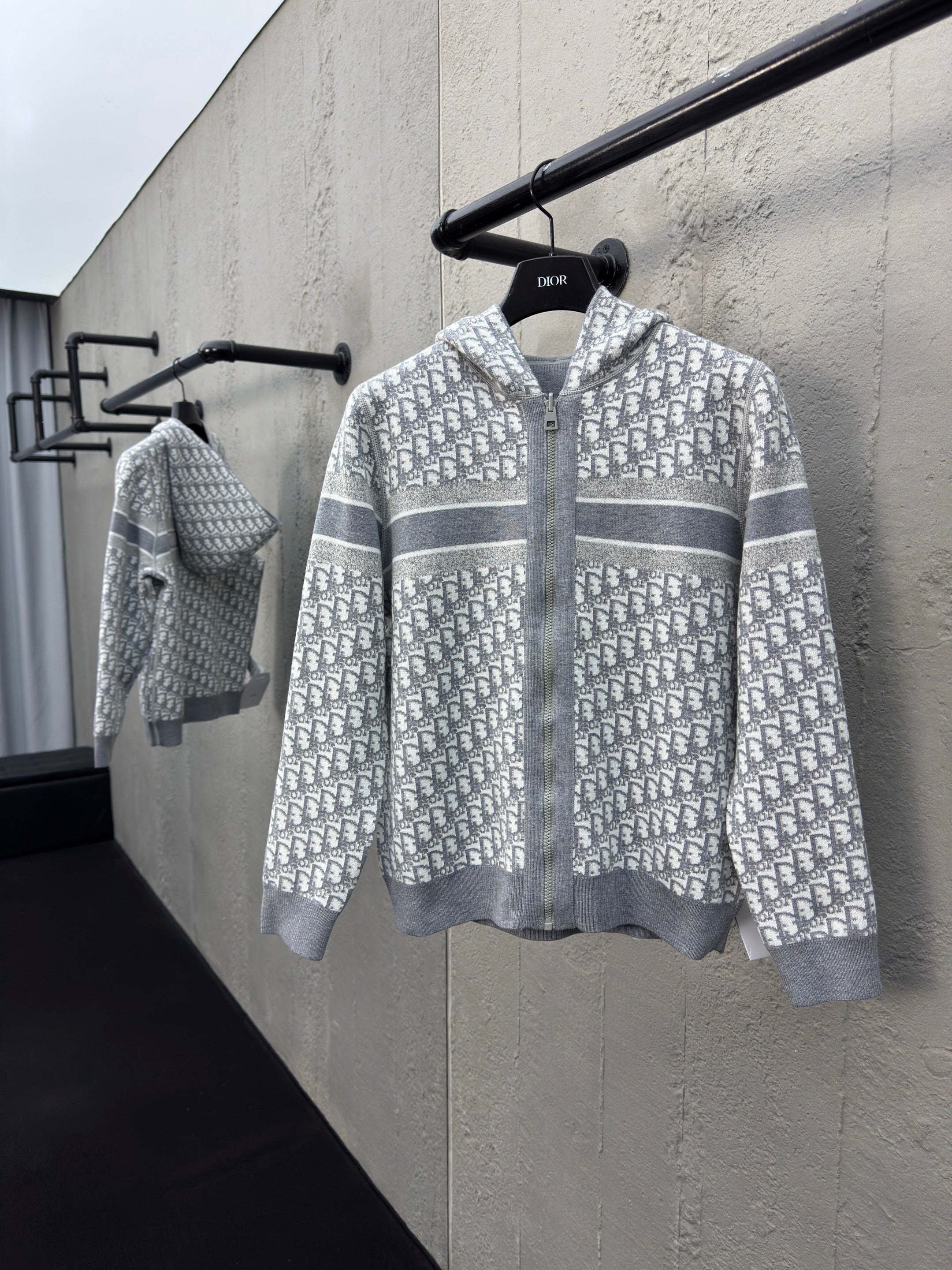 Cardigan réversible zippé à capuche