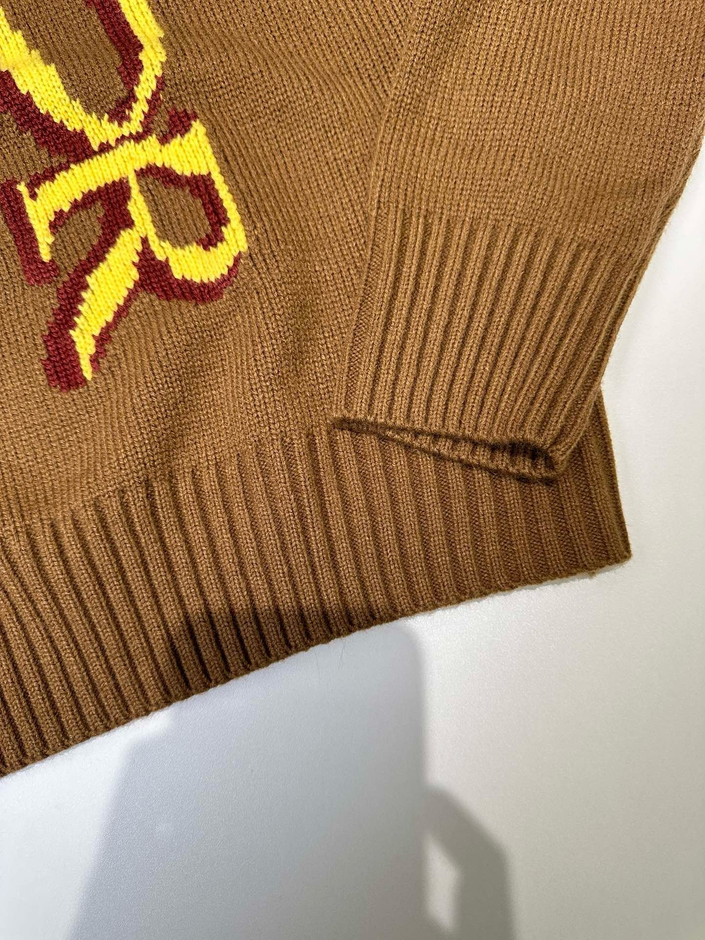 Pull CD AND LEWIS HAMILTON Intarsia de laine vierge et cachemire marron