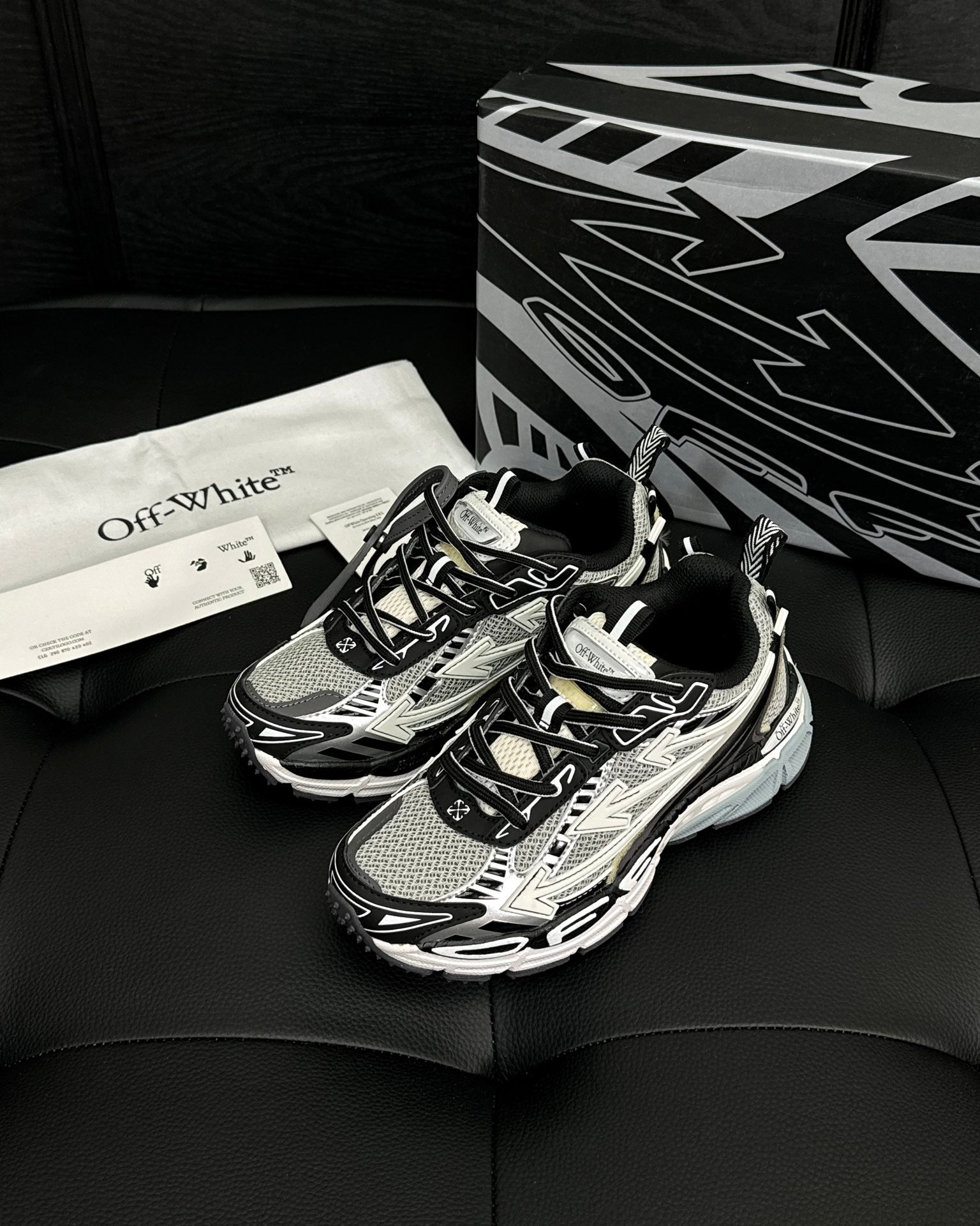 Off Wht Be Right back Black