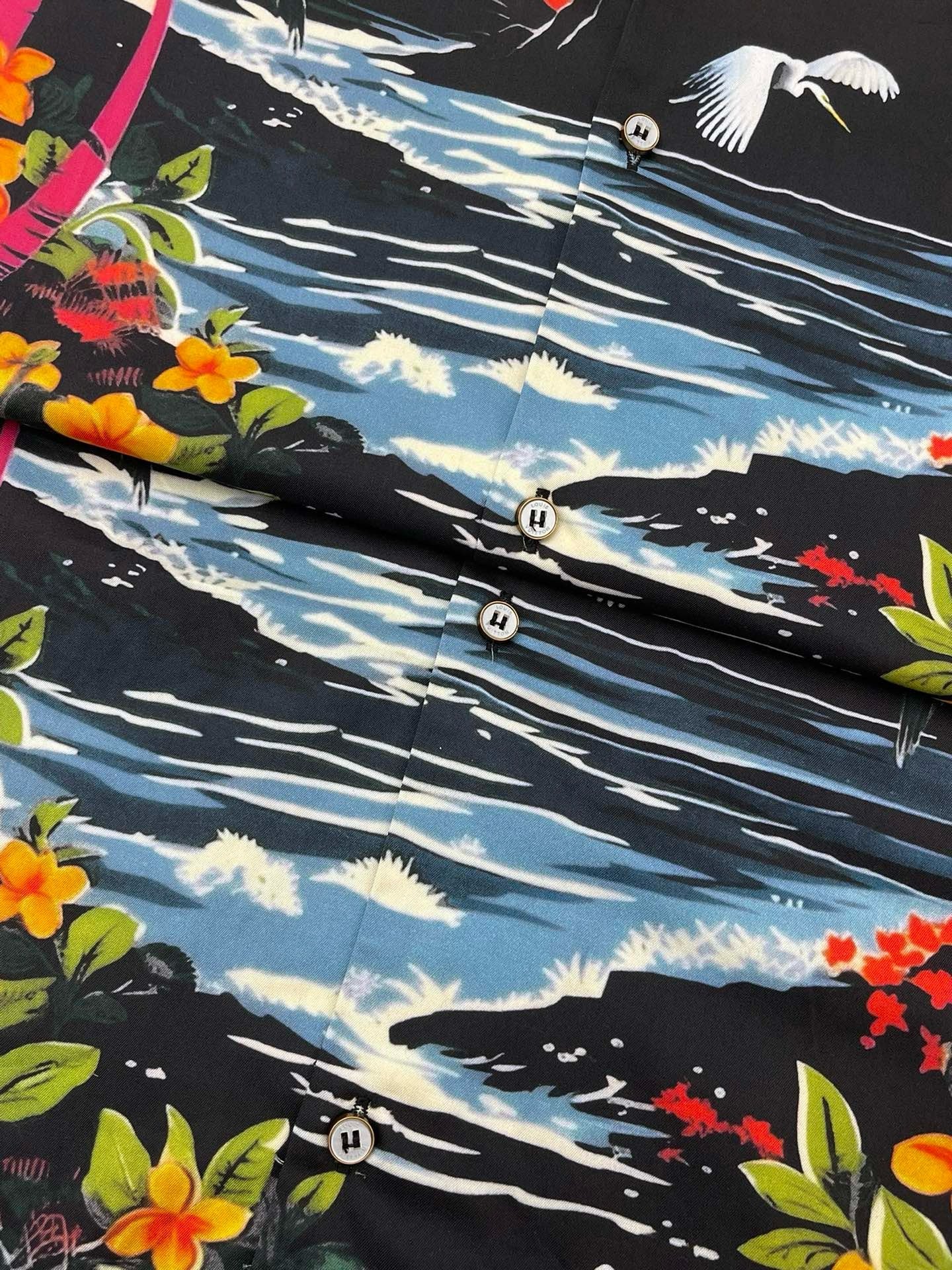 Kurzärmliges, bedrucktes Lv-Shirt