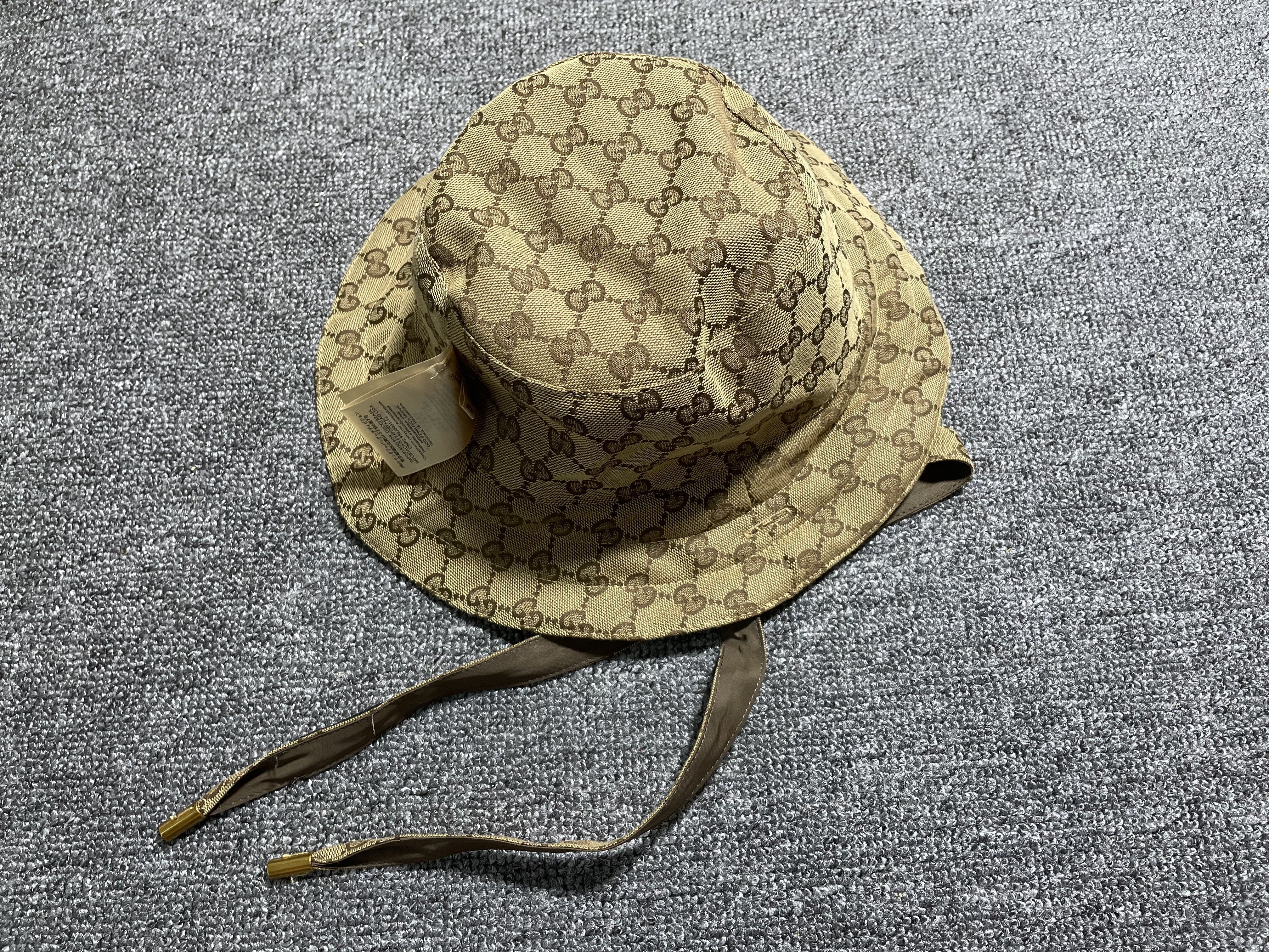 Bob GG Brown with receipt