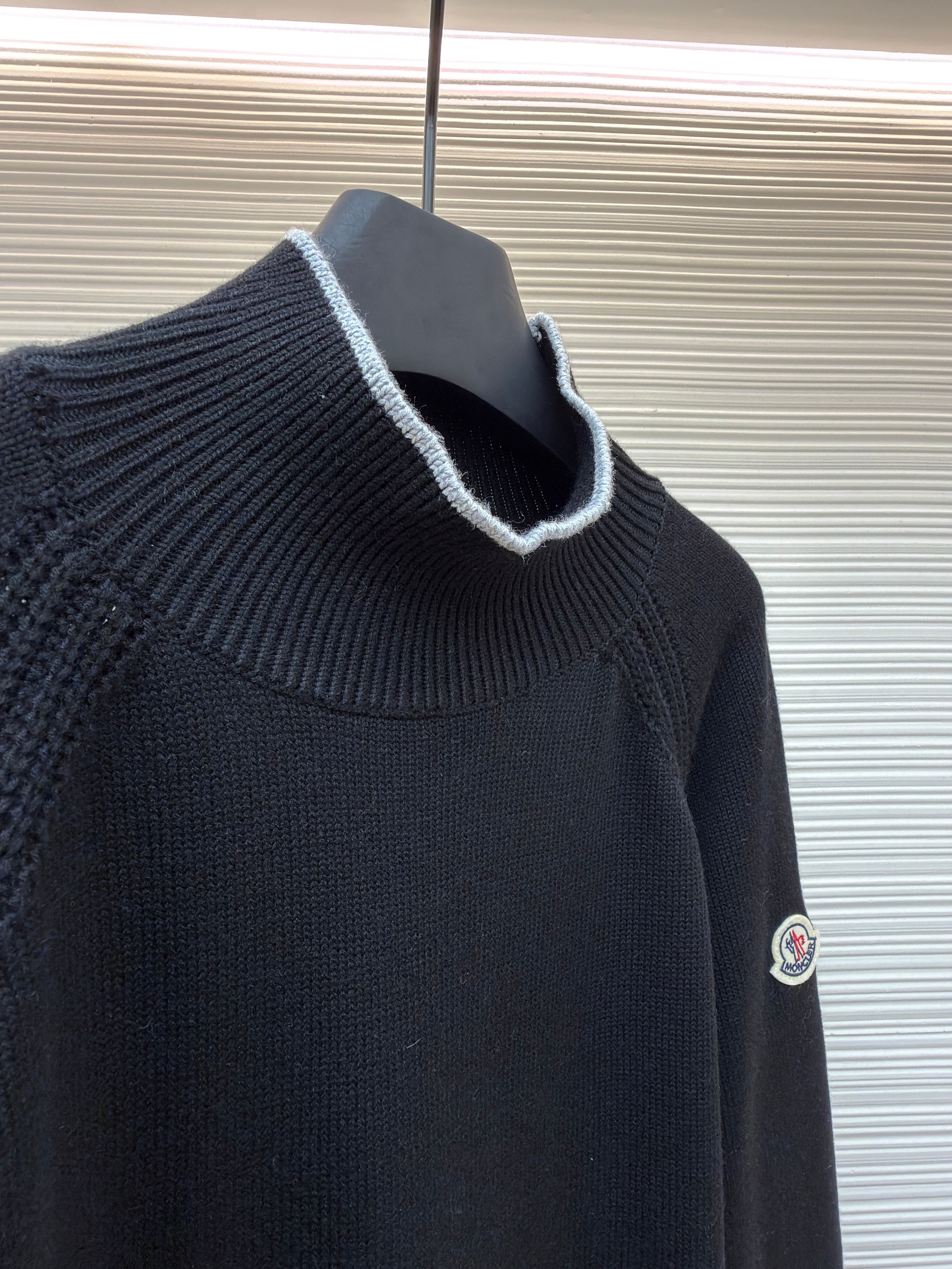 PULL MONCLR NOIR HOMME 10/10