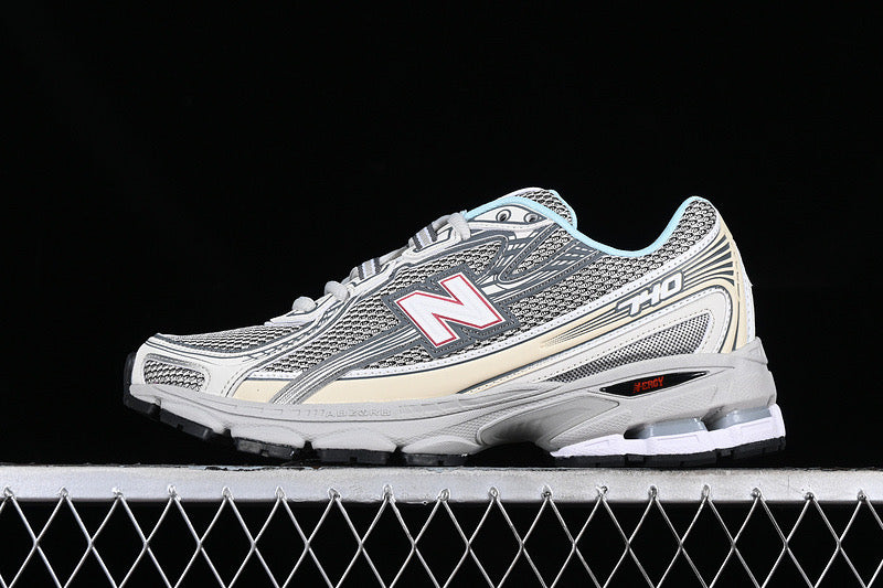 Neue B-Sneaker 740