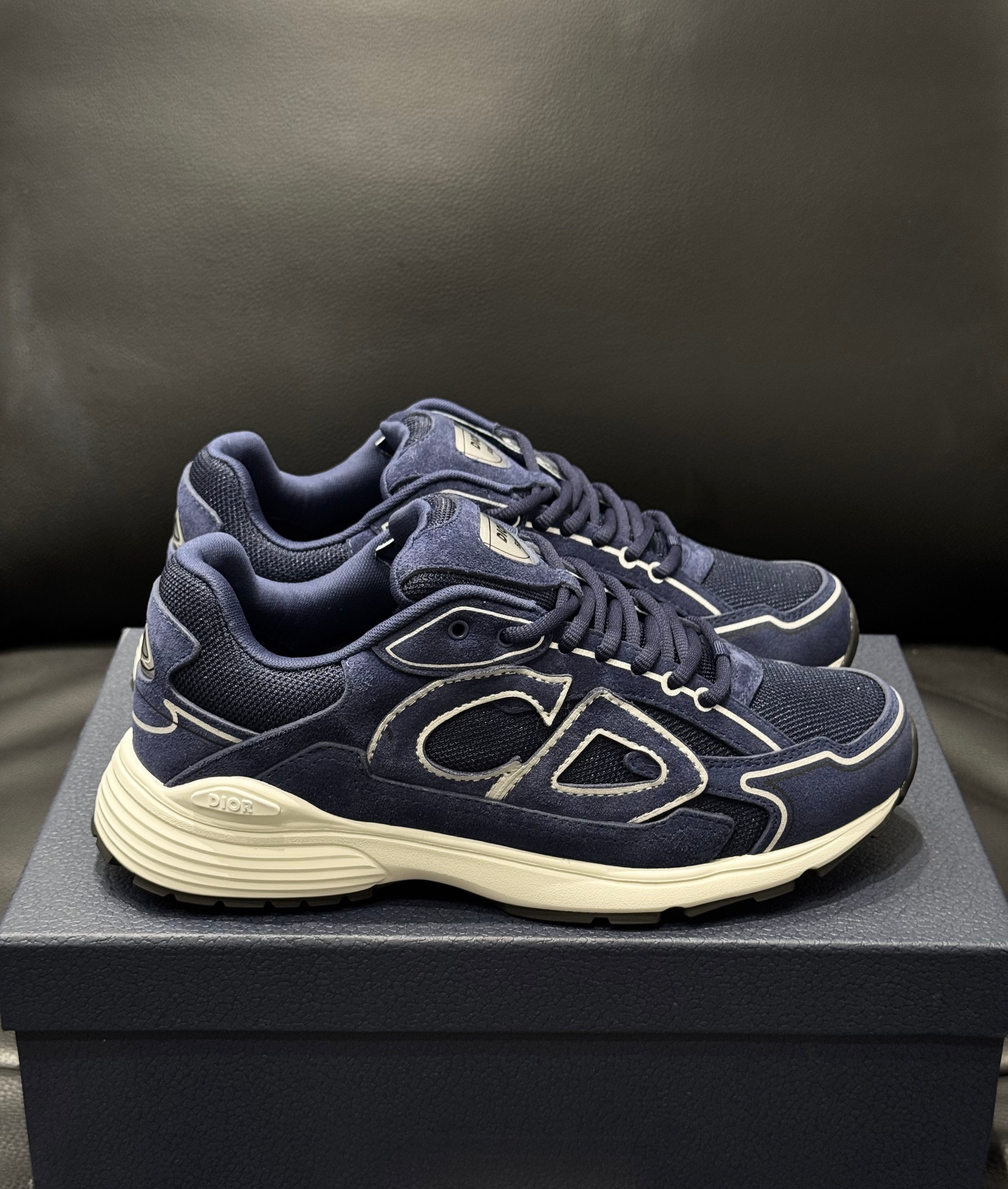 SNEAKERS B30 V3S 2025 💡 VERSION BIEN LISSE SUEDE BLEU RÉFLECTIVE RÉACTION CORRECTES FACTURE PACKAGING COMPLET MODÈLE POUSSÉ