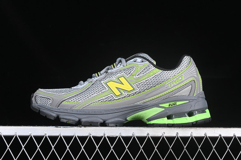 Neue B-Sneaker 740