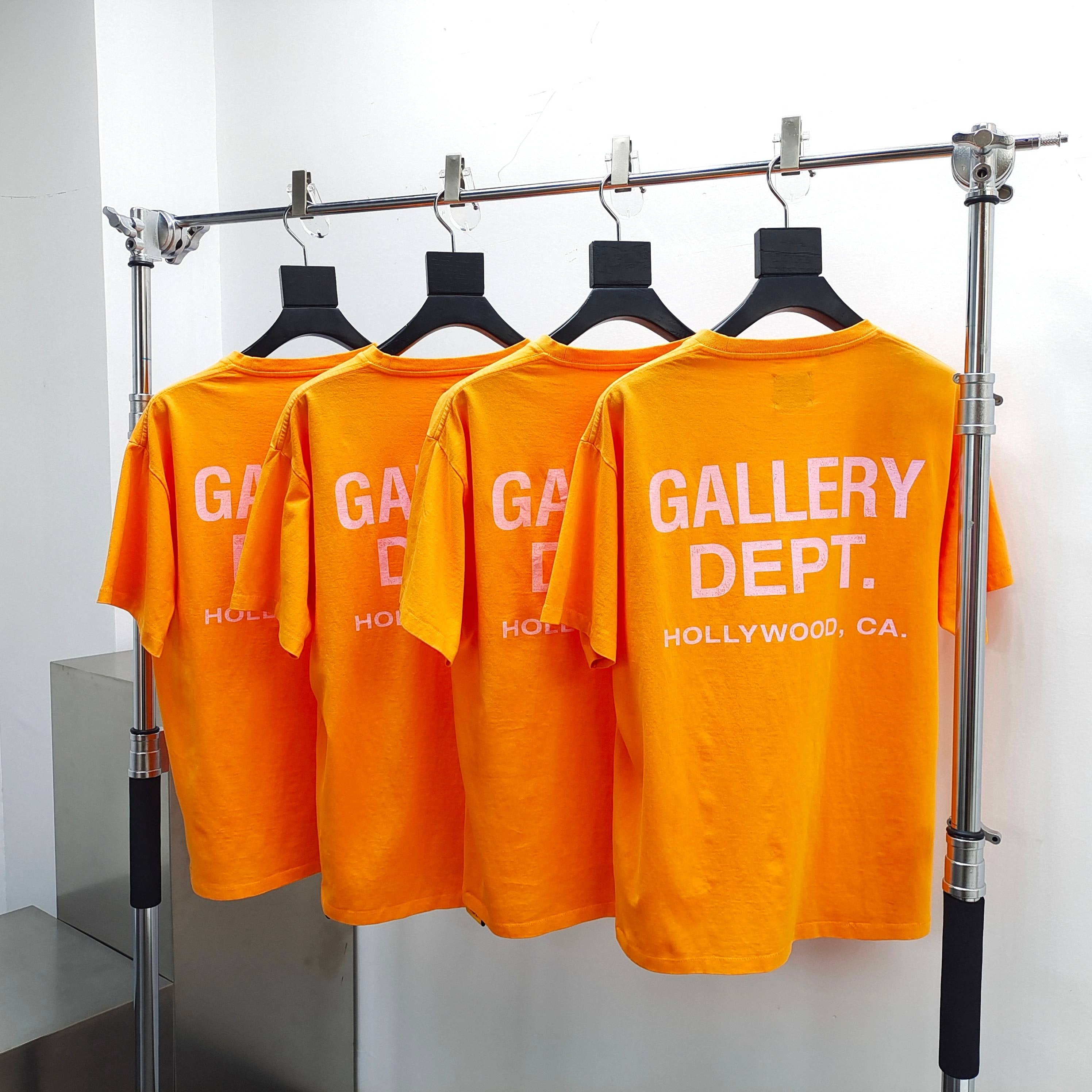 DEPT SOUVENIR TEE BRIGHT ORANGE