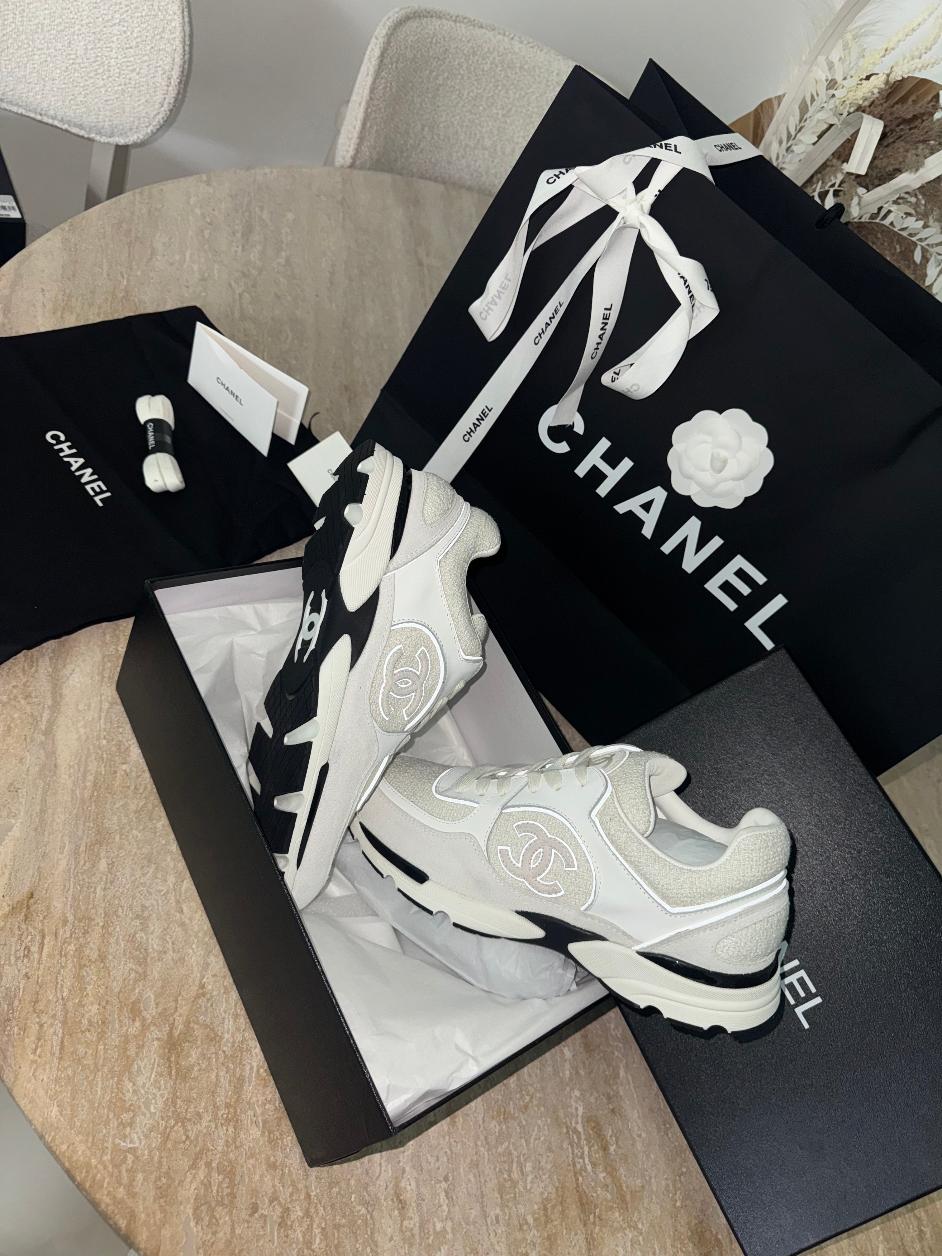 Sneakers Chanl ( EXCLU ) packaging complet facture 10/10 📦🚚⚡️