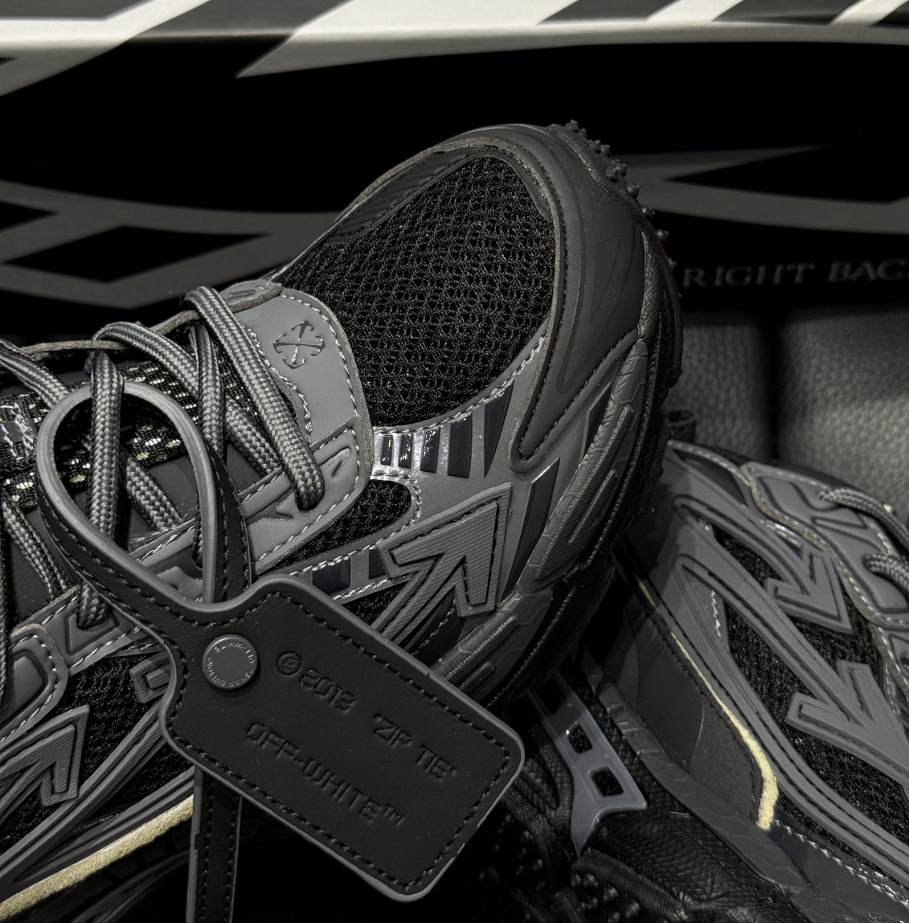 Off Wht Be Right back Black yellow