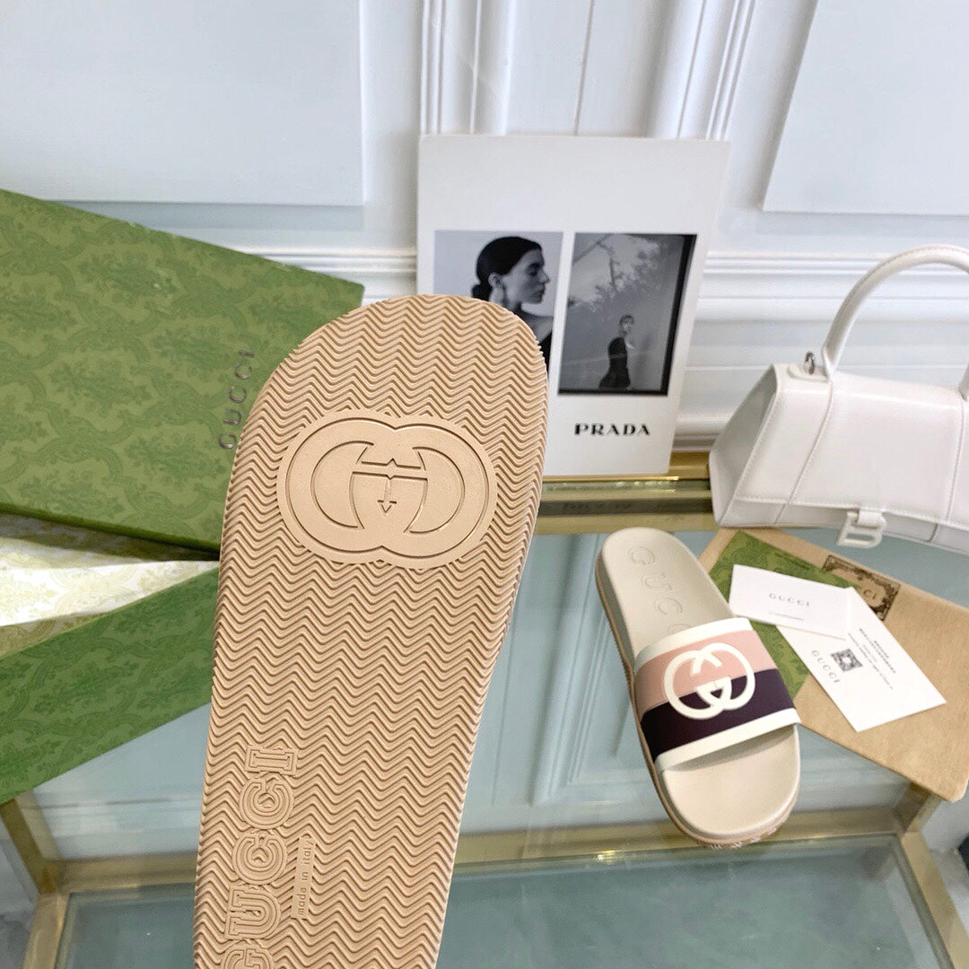 Classic camel gg flip-flops