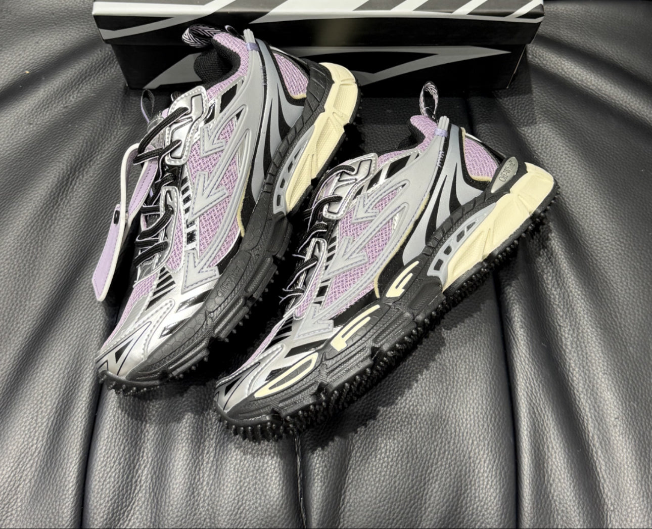 Off Wht Be Right back rose 10/10