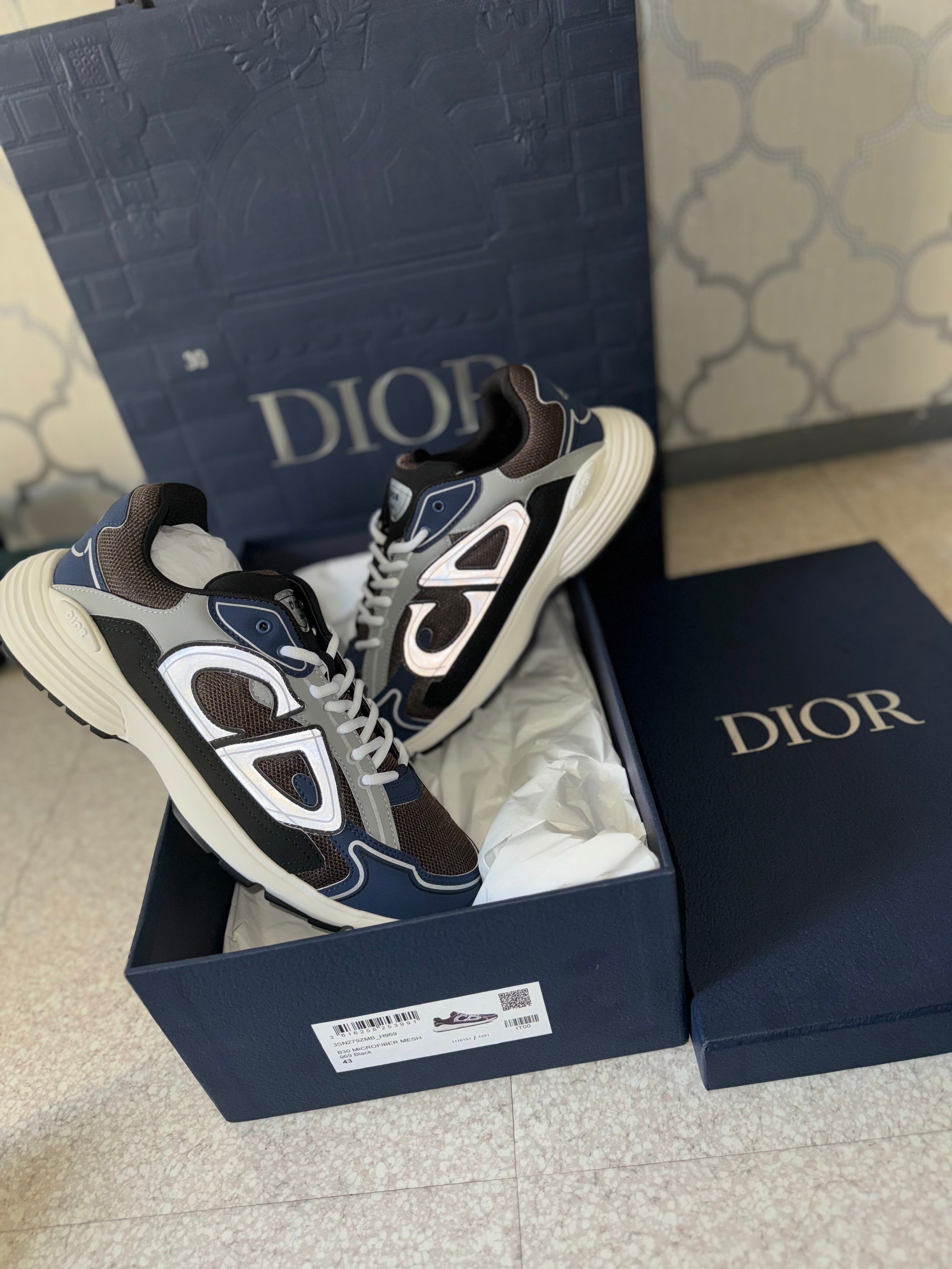 SNEAKERS B30 V2 VERSION BIEN LISSE WHITE BLUE WHITE RÉFLECTIVE RÉACTION CORRECTES FACTURE PACKAGING COMPLET