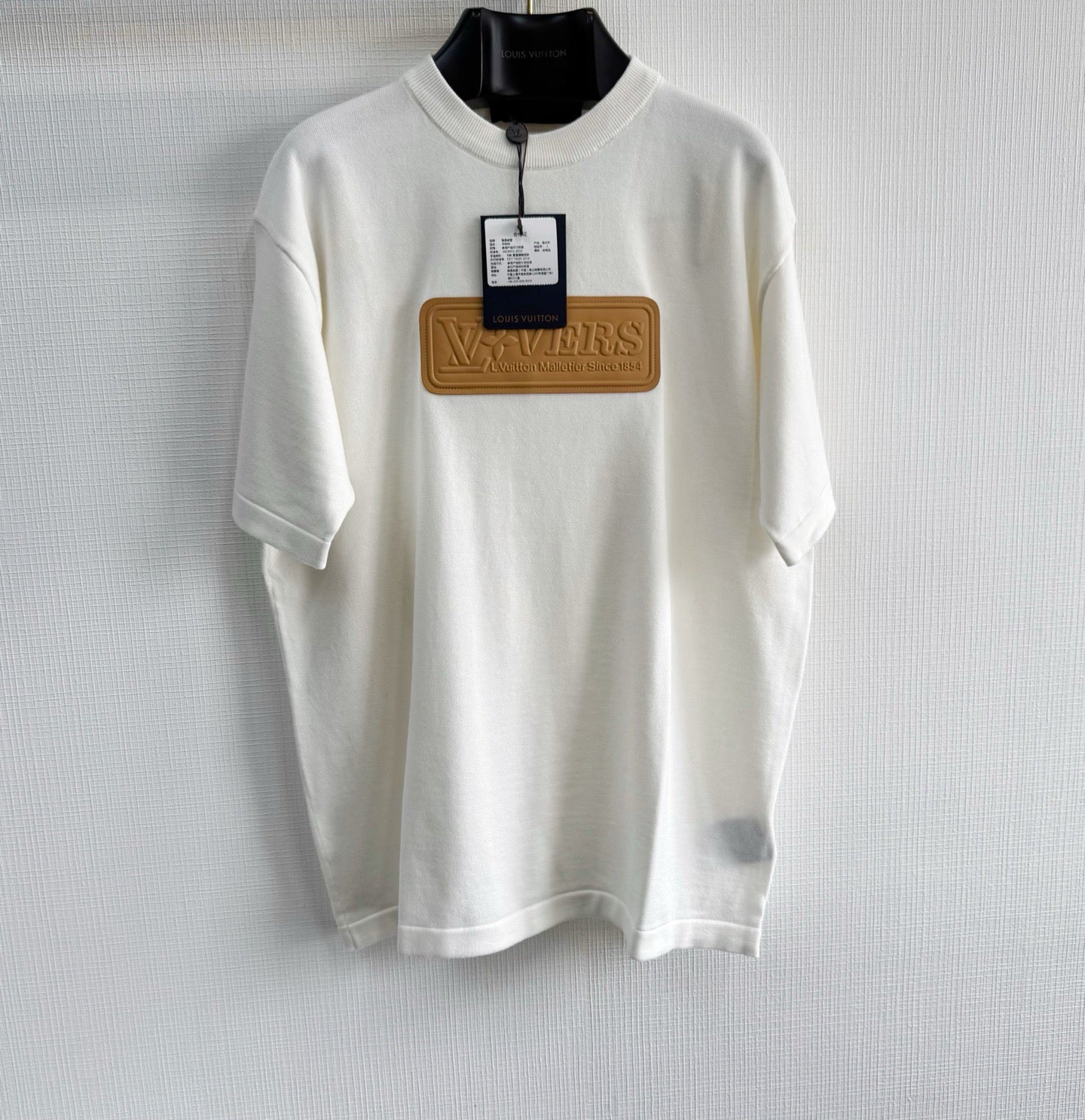 Tee-shirt lv manches courtes à patchs en cuir naturel