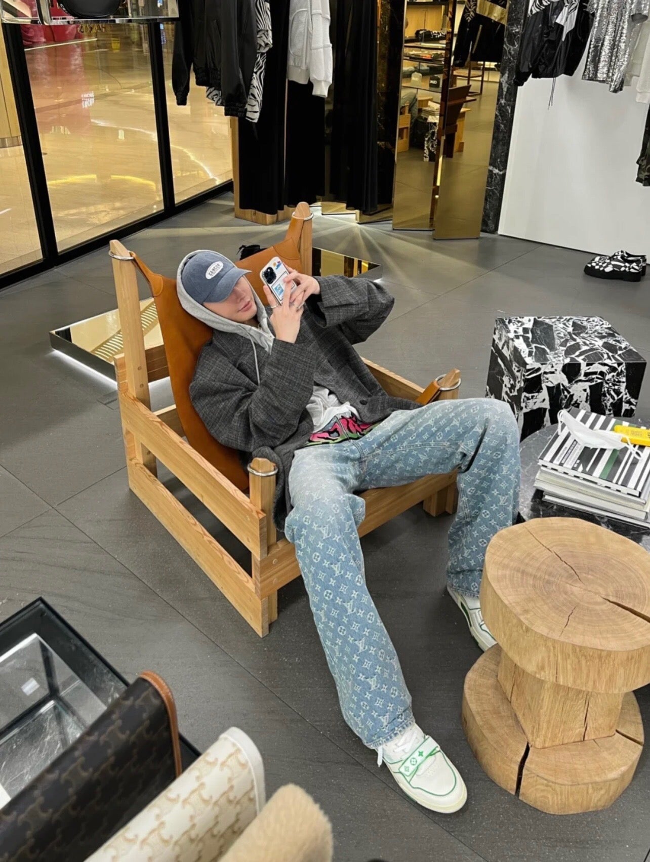 Jean Lv baggy denim invoice