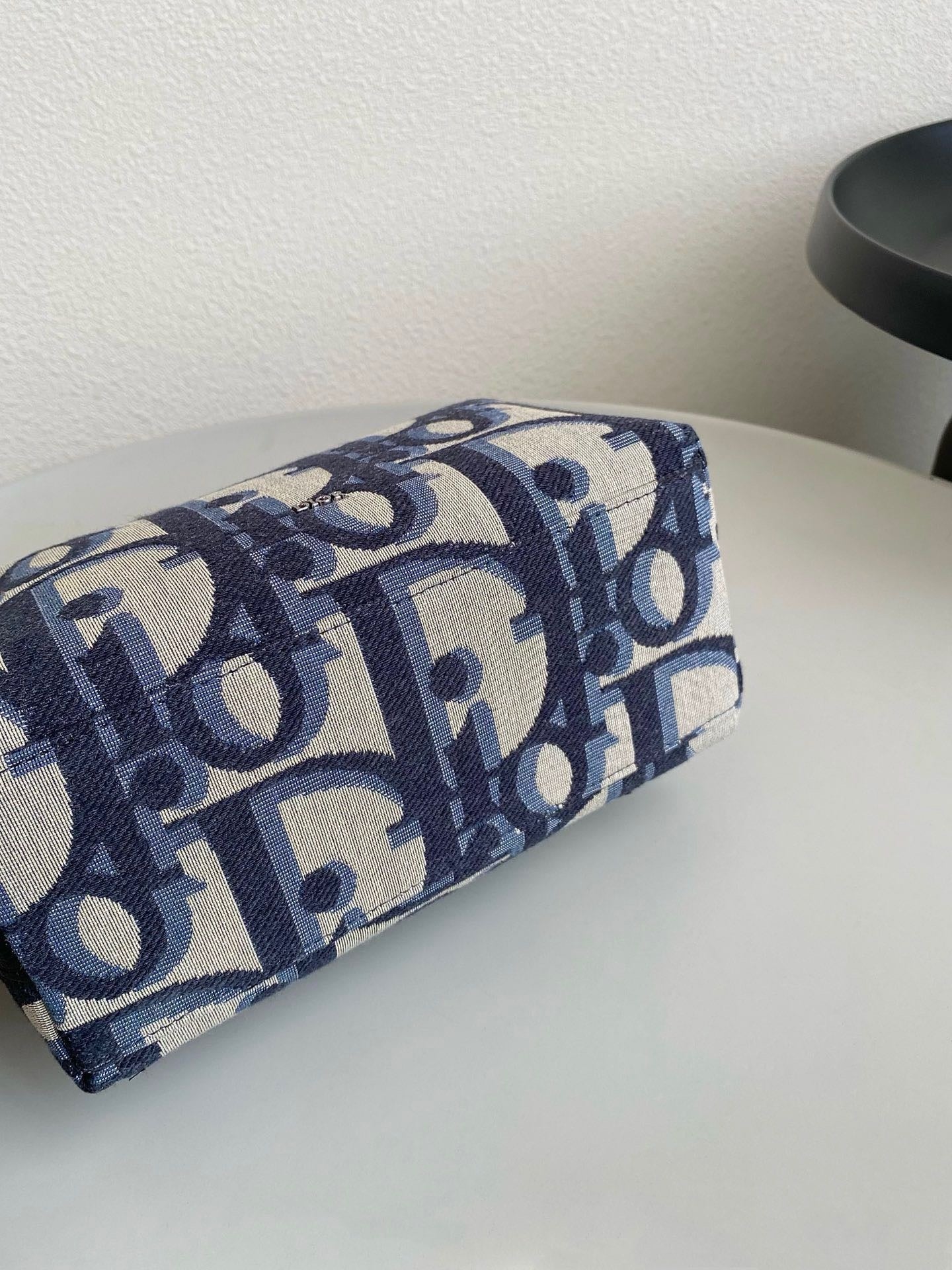 Trousse de toilette CD