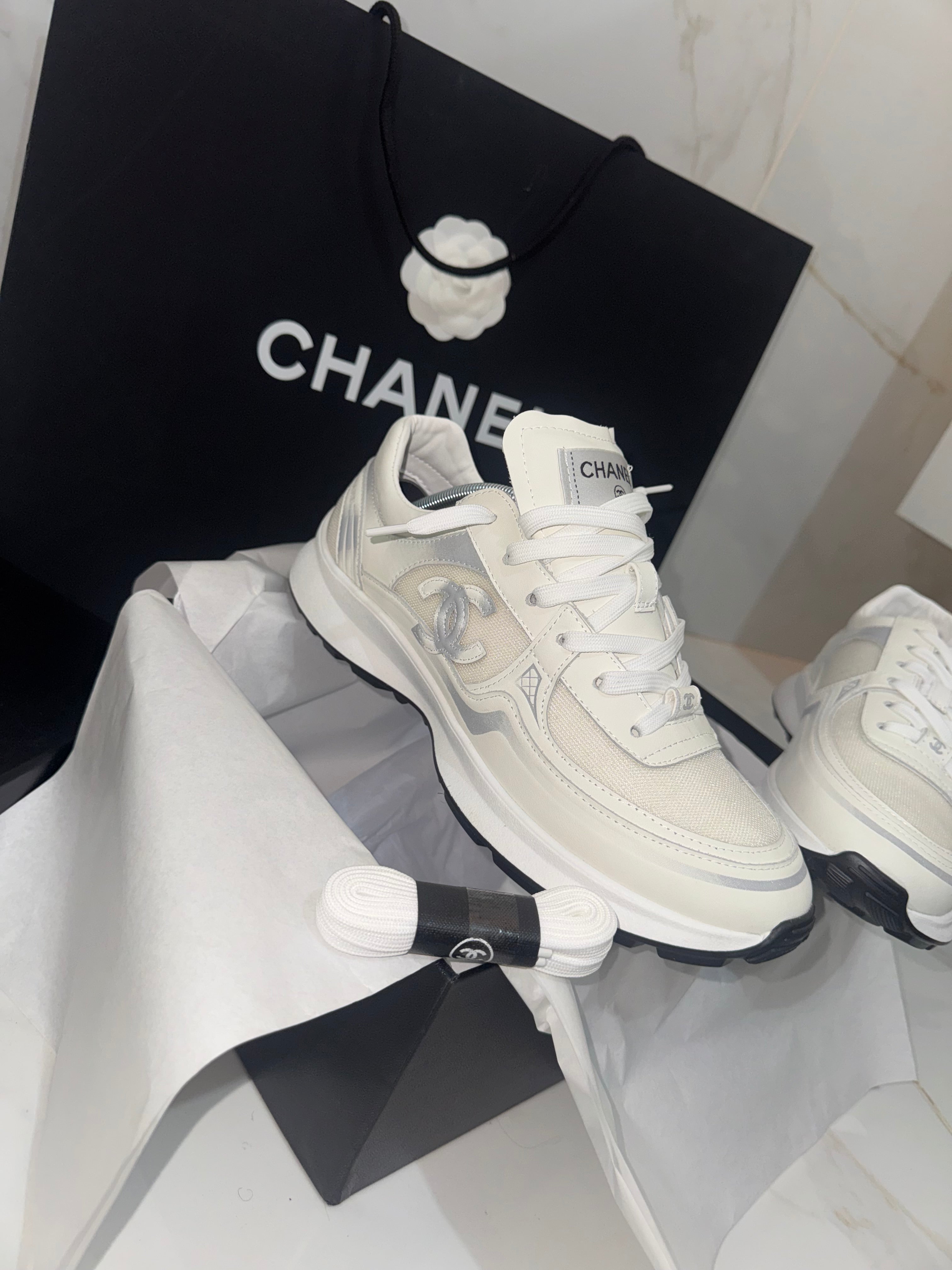 Sneakers chanl new 10/10 white full