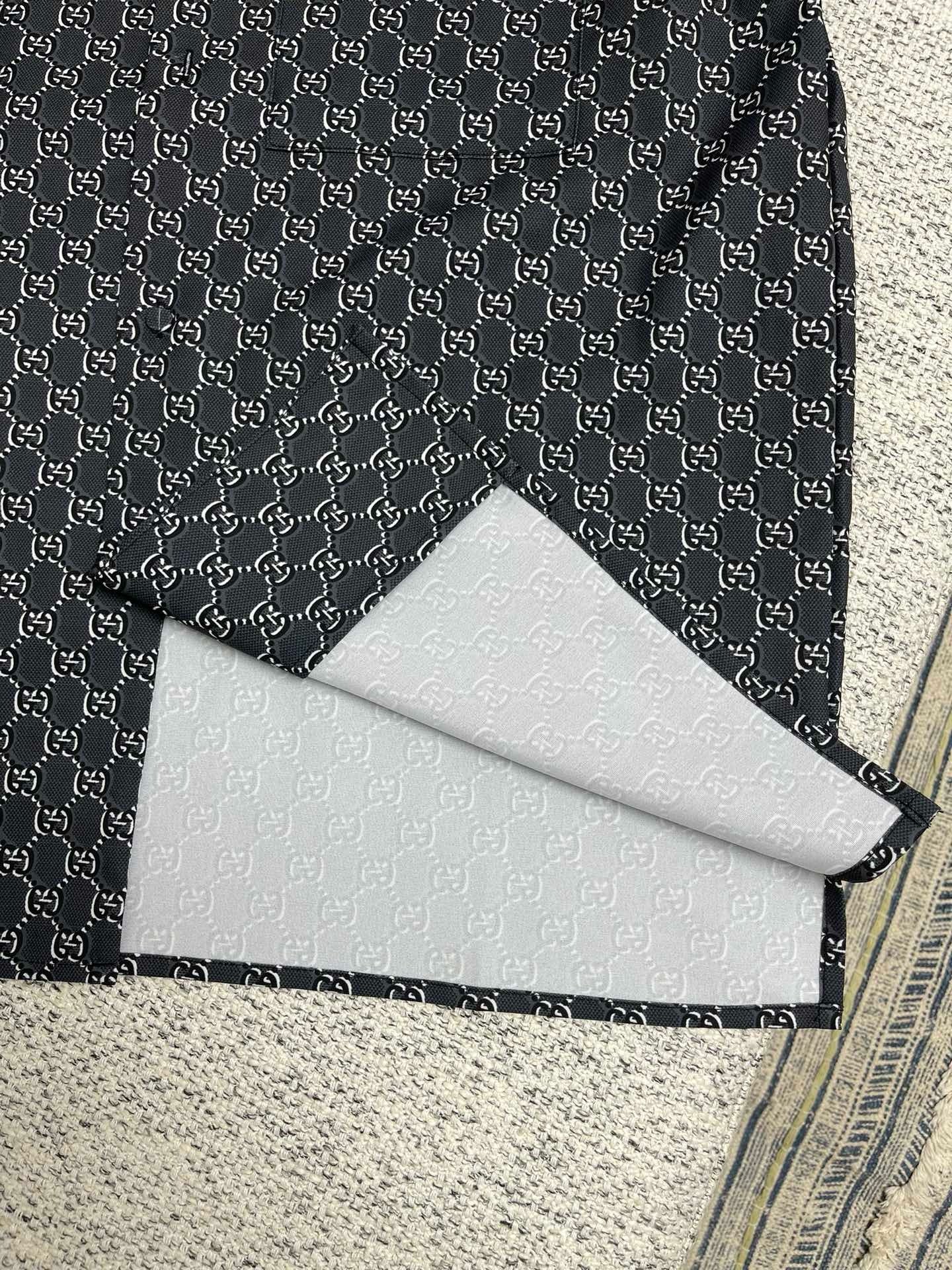 ENSEMBLE CHEMISE EN SOIE AVEC GG SHADOW