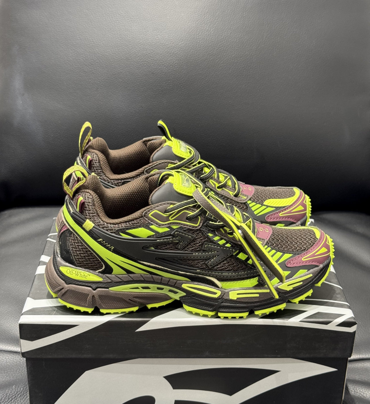 Off Wht Be Right back vert 10/10