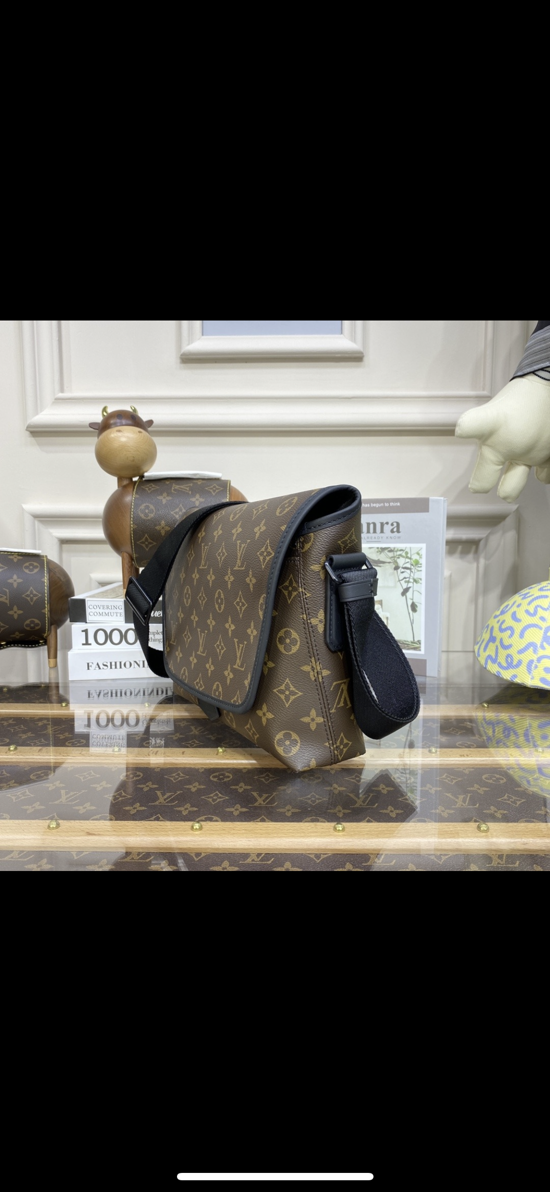 Lv invoice magnetic messenger bag