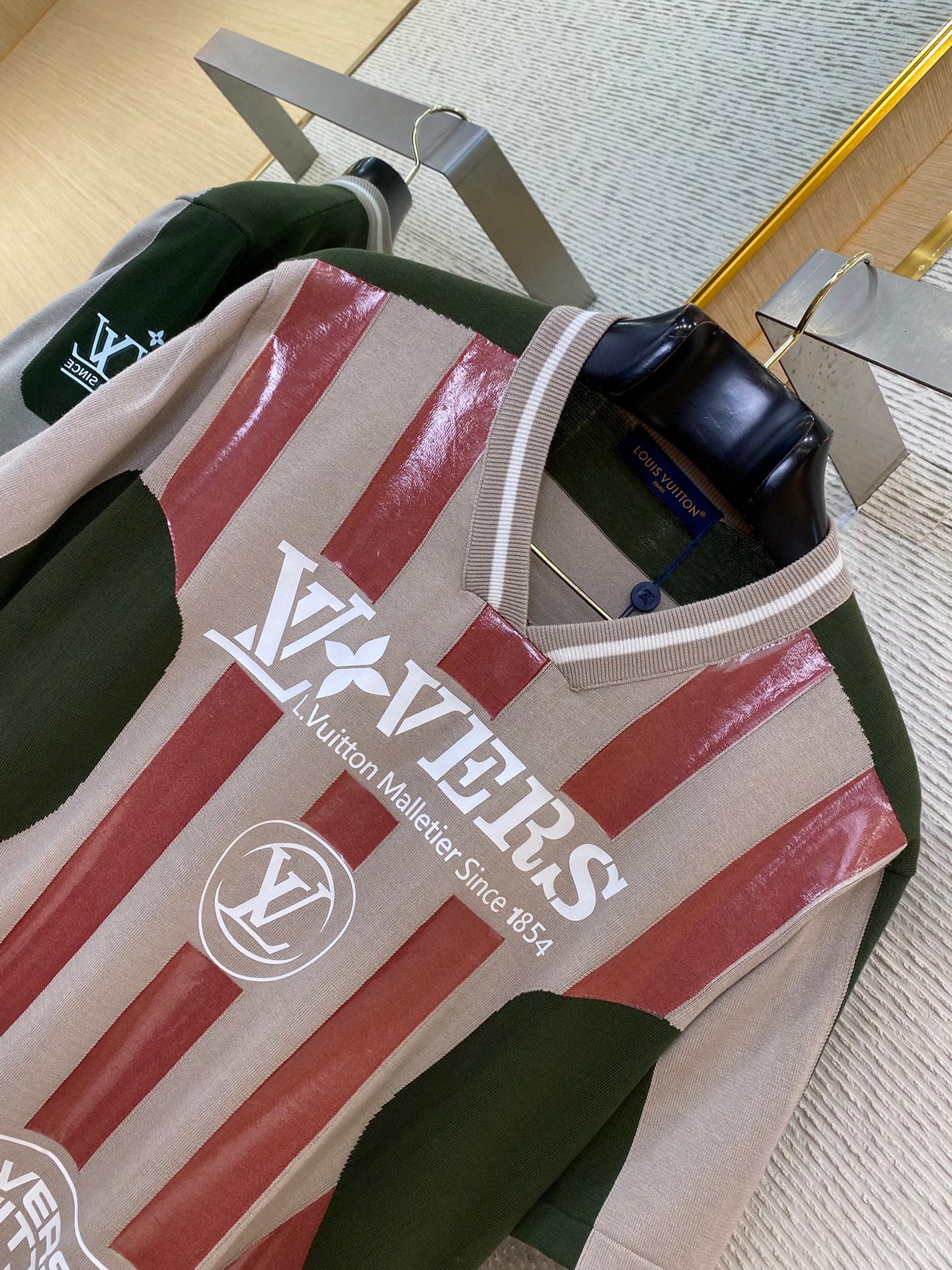 Tee-shirt manches courtes à motif intarsia lv