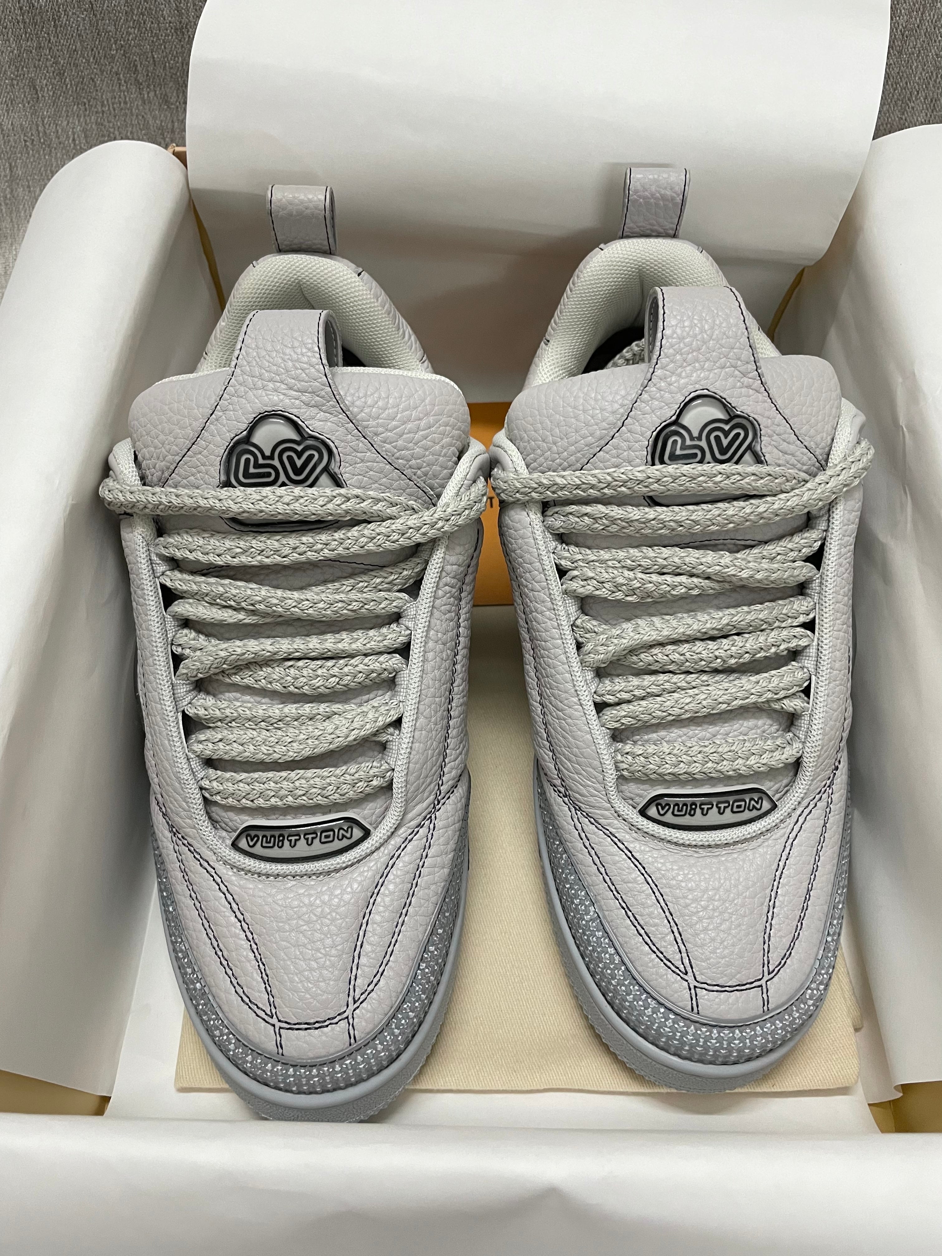 Sneakers Lv Skate gris 10/10 facture
