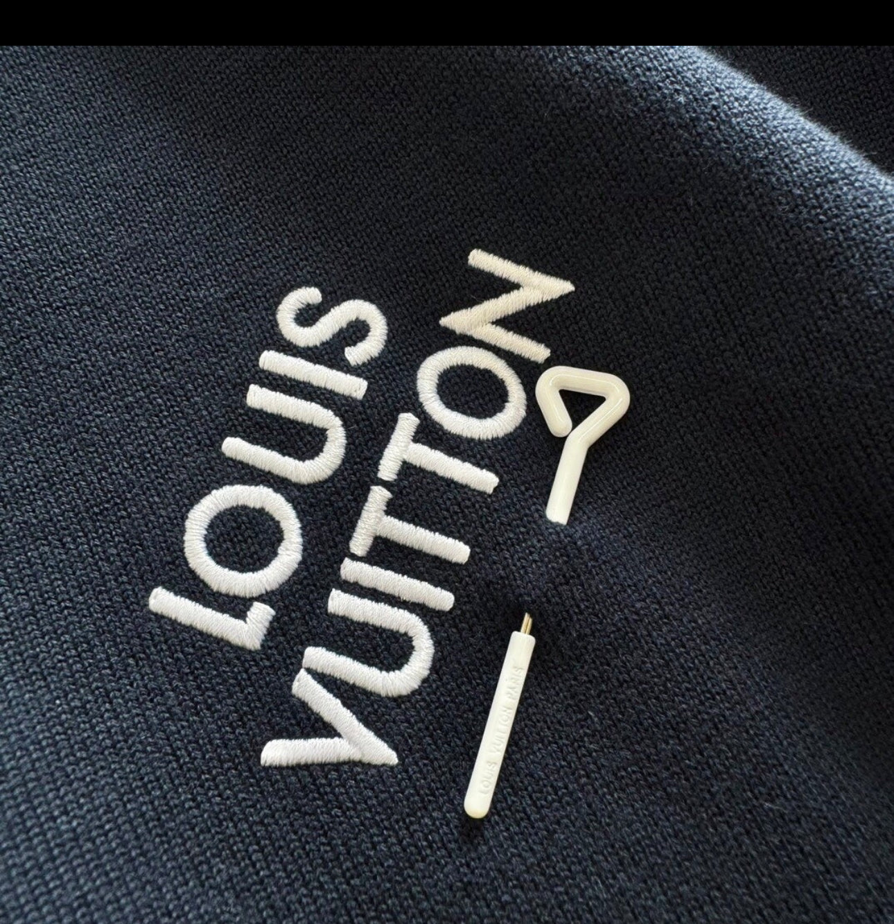 Tee-shirt manches courtes à signature brodée