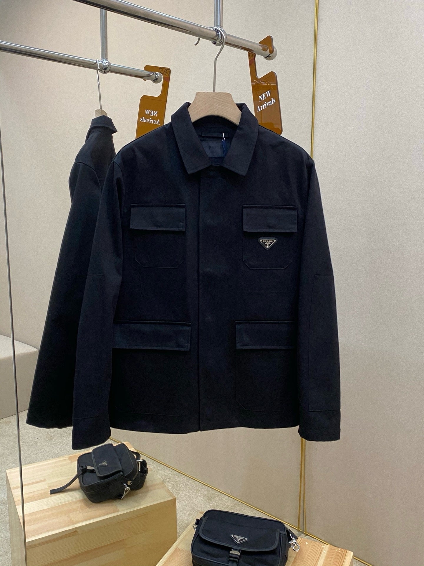 Prd veste boutonnée à col contrastant