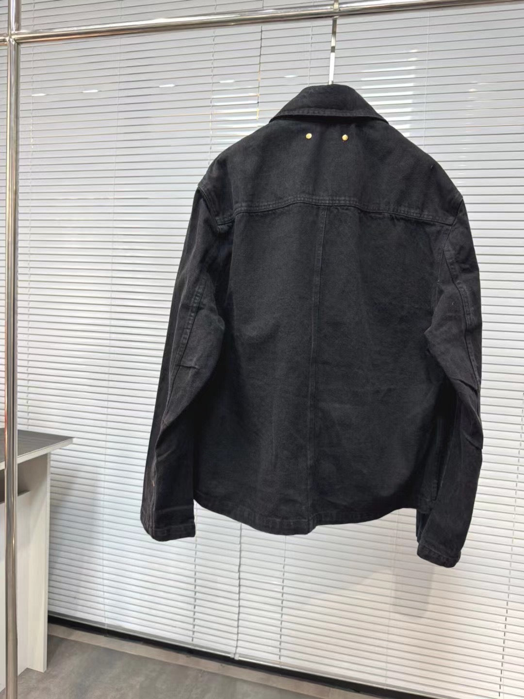 Lv black round neck top