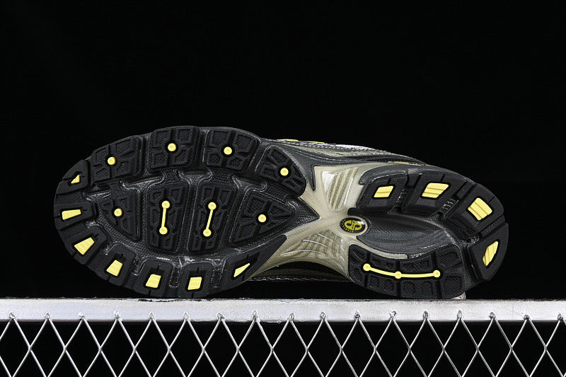 Neue B-Sneaker 740