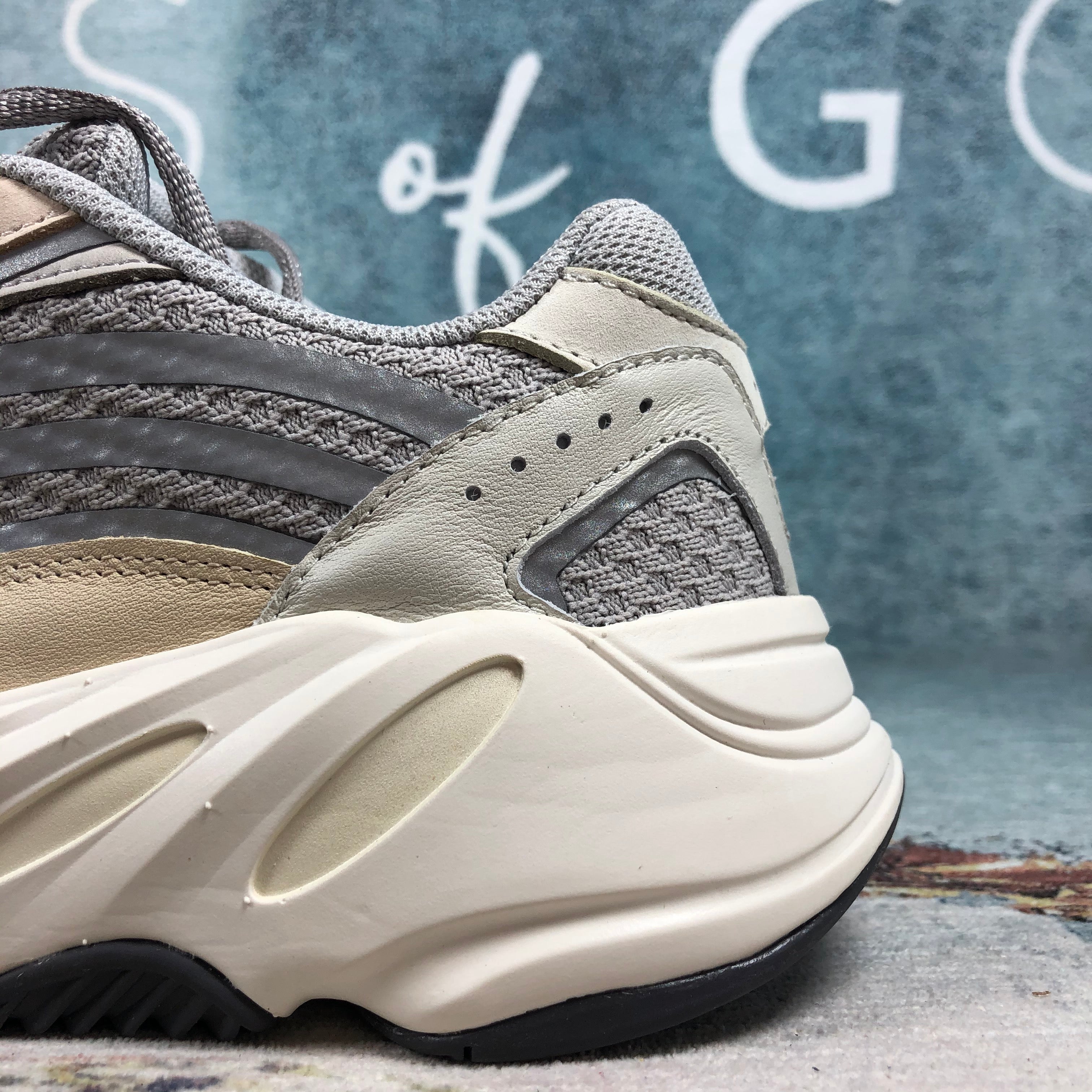 ADD Boost 700 V2 Cream Flight club Authentification ✔️ 1:1 factures
