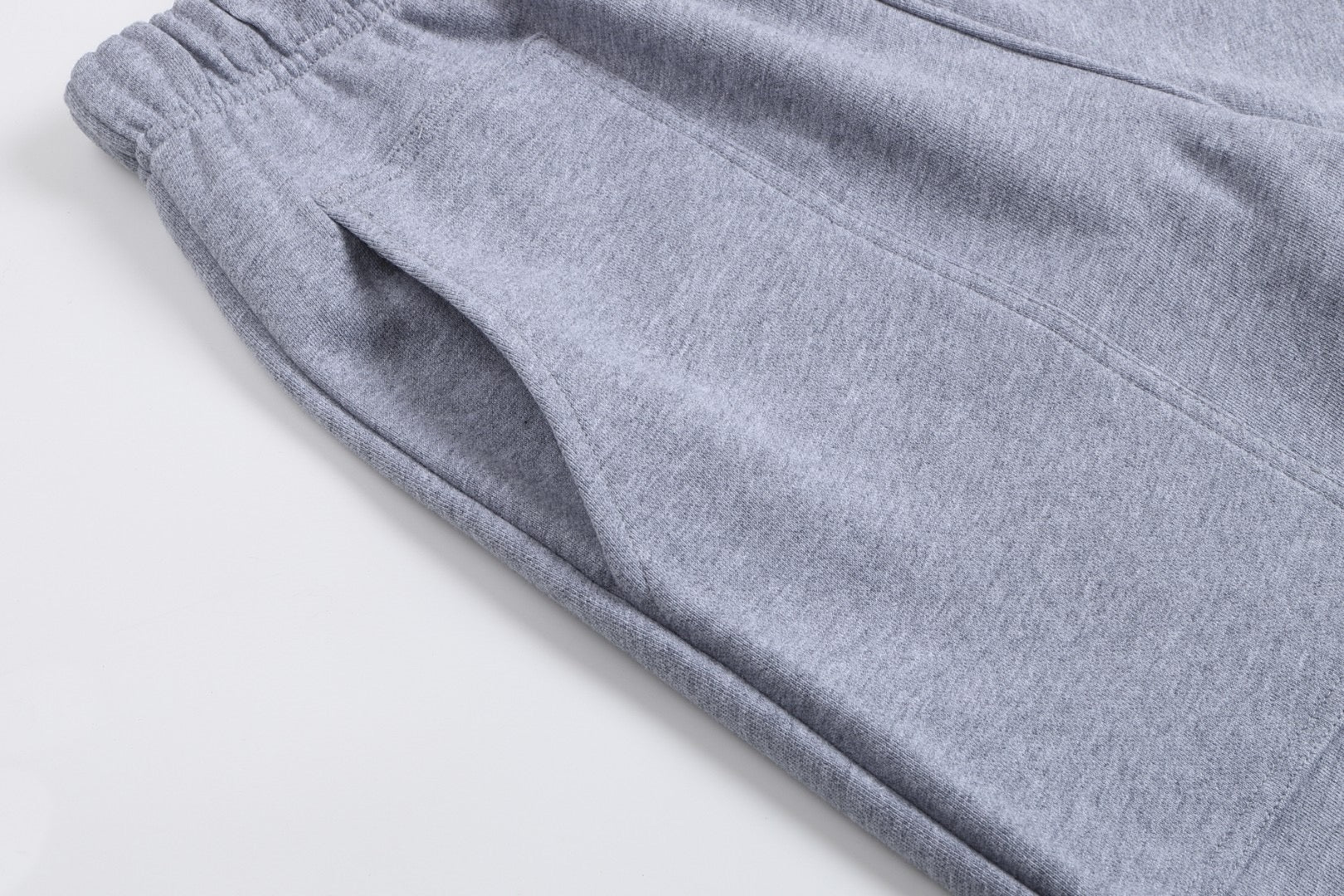 Short gris à petit logo ami de cœur gris