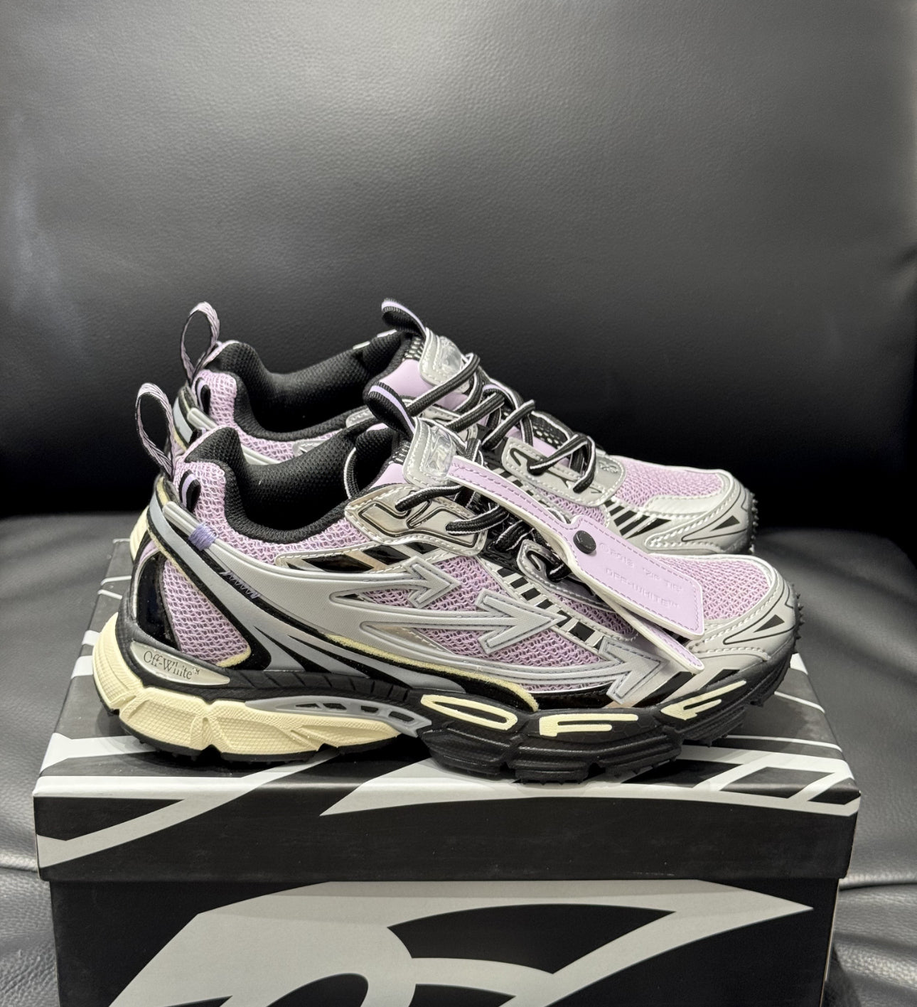 Off Wht Be Right back rose 10/10