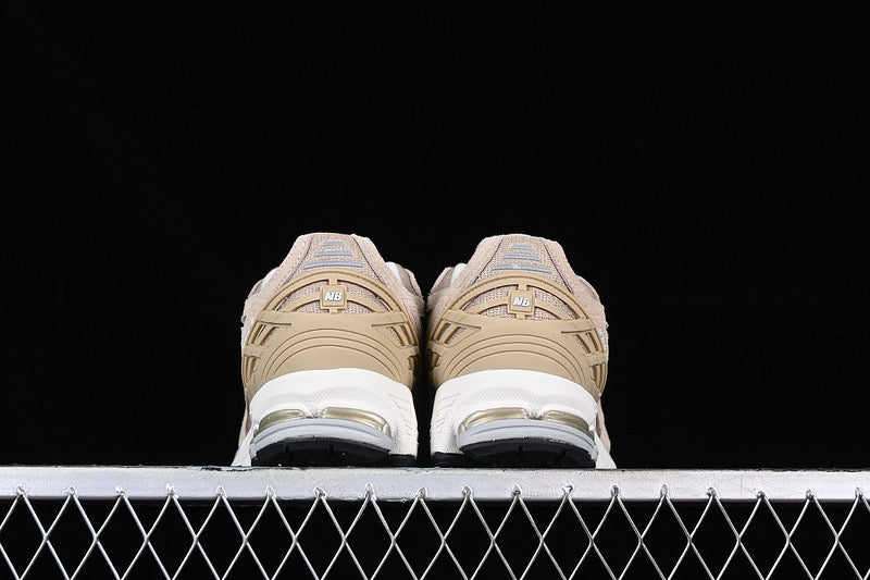 New b sneakers 1906 séries