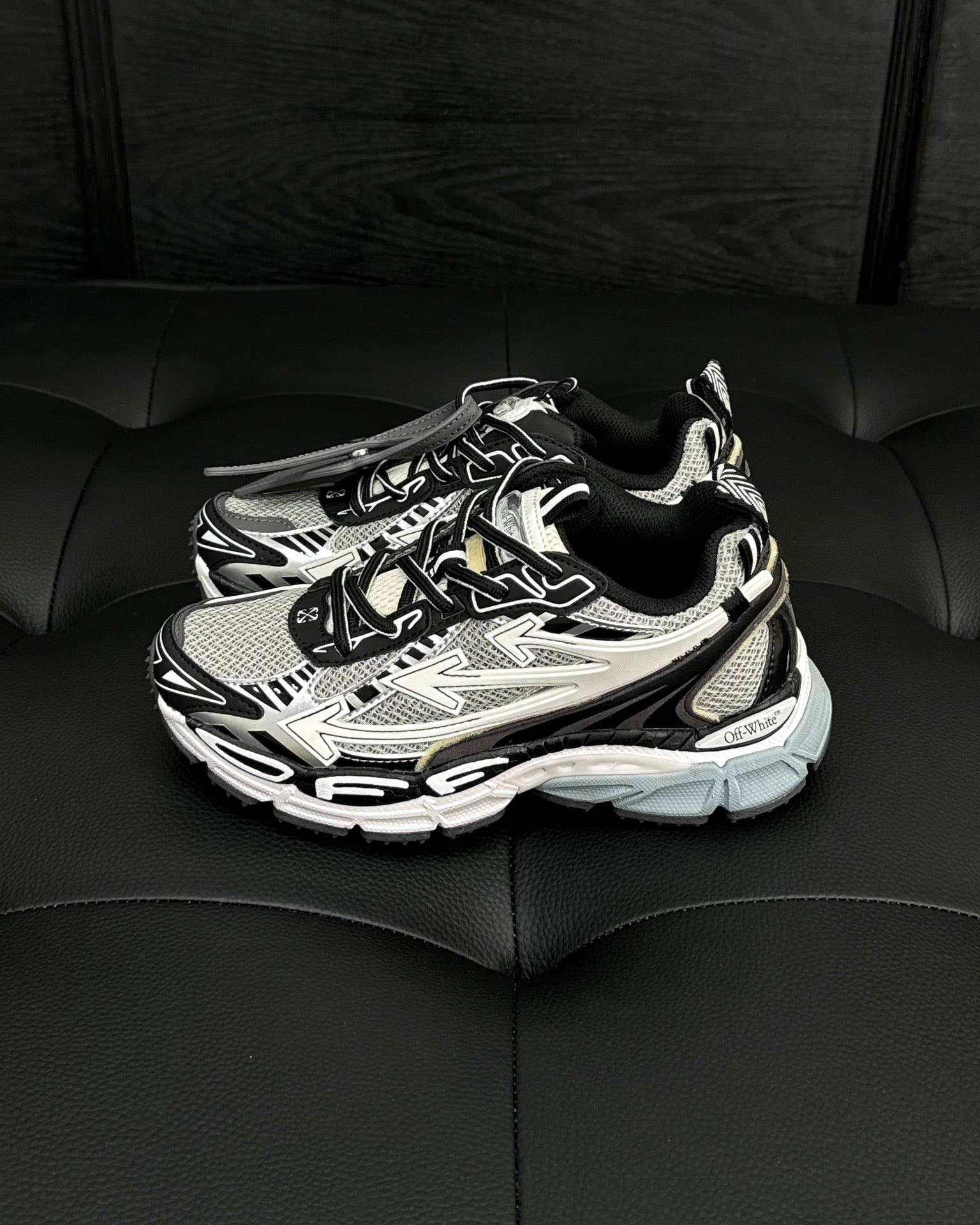 Off Wht Be Right back Black