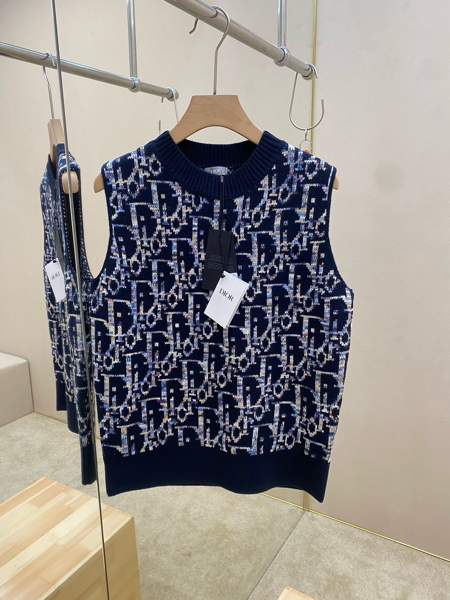 Débardeur en laine CD