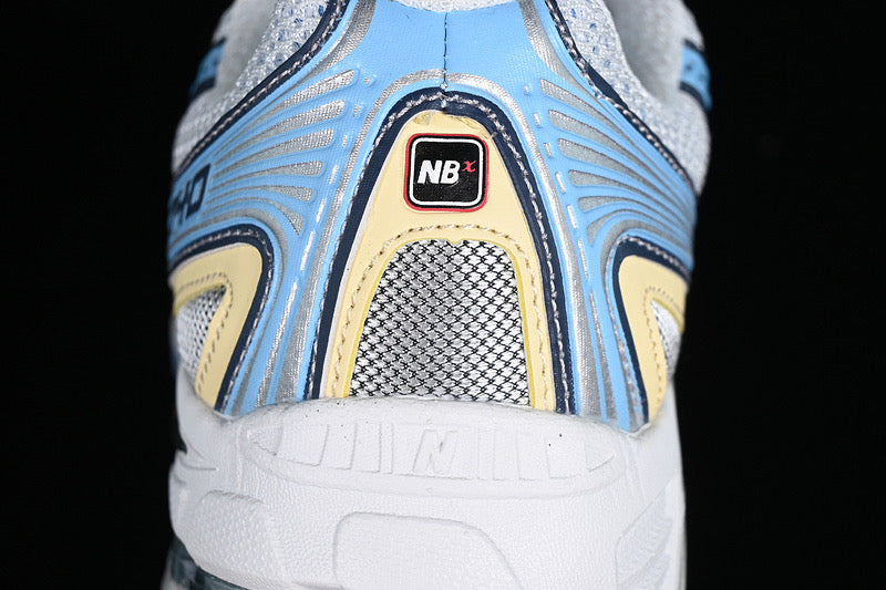 New b sneakers 740