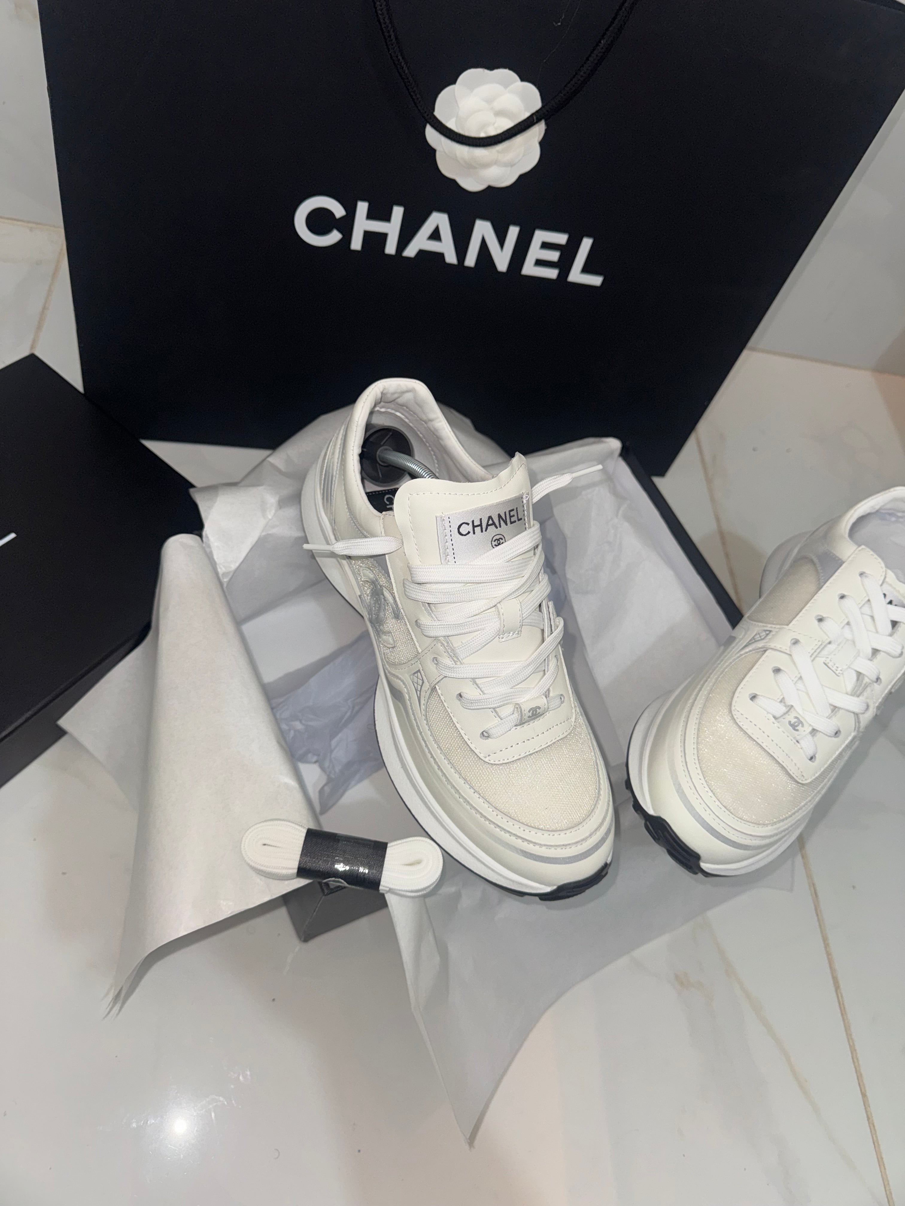 Sneakers chanl new 10/10 white full
