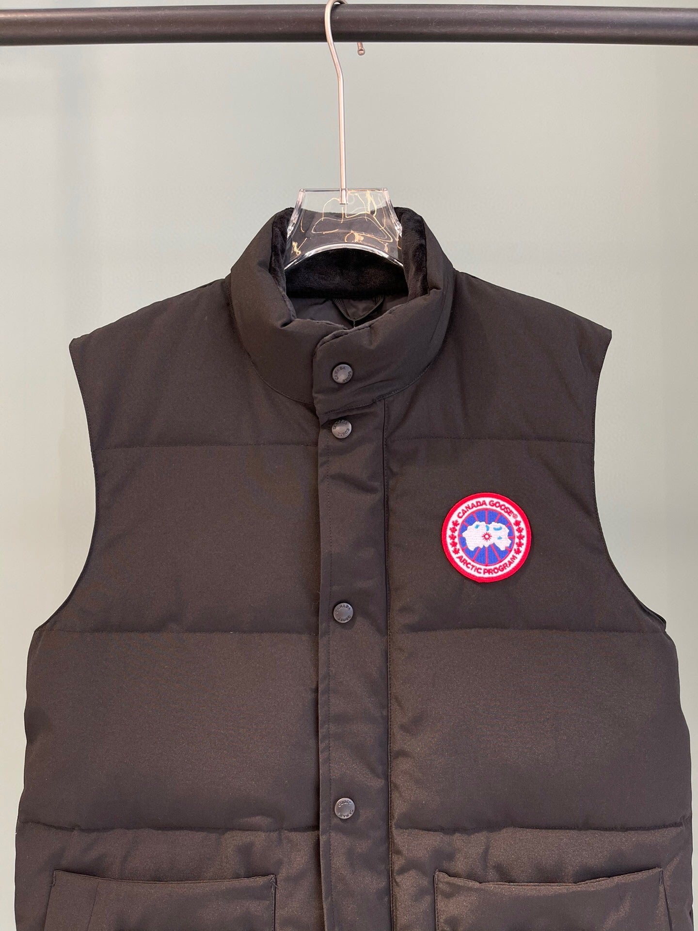 Cnd Sleeveless black invoice 2023