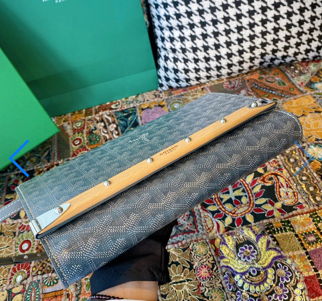 Monte Carlo mini gray invoice case