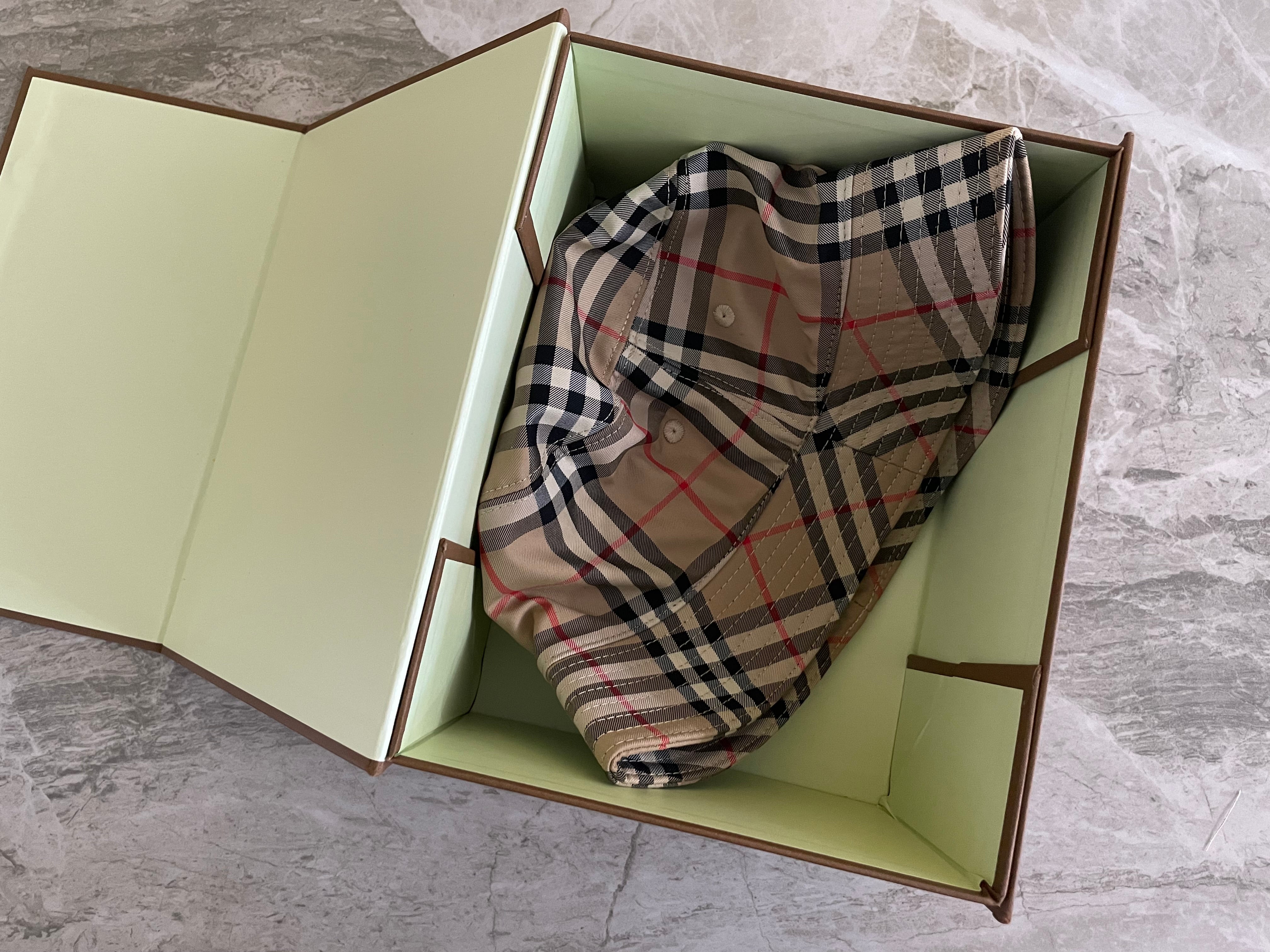 Bob Bbr Brown with receipt